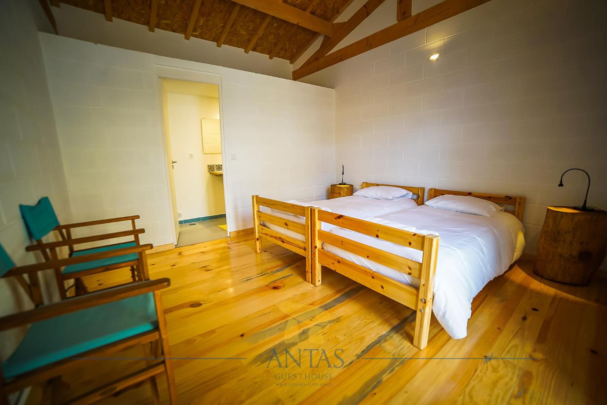 Twin Room with Bathroom - Photo 17