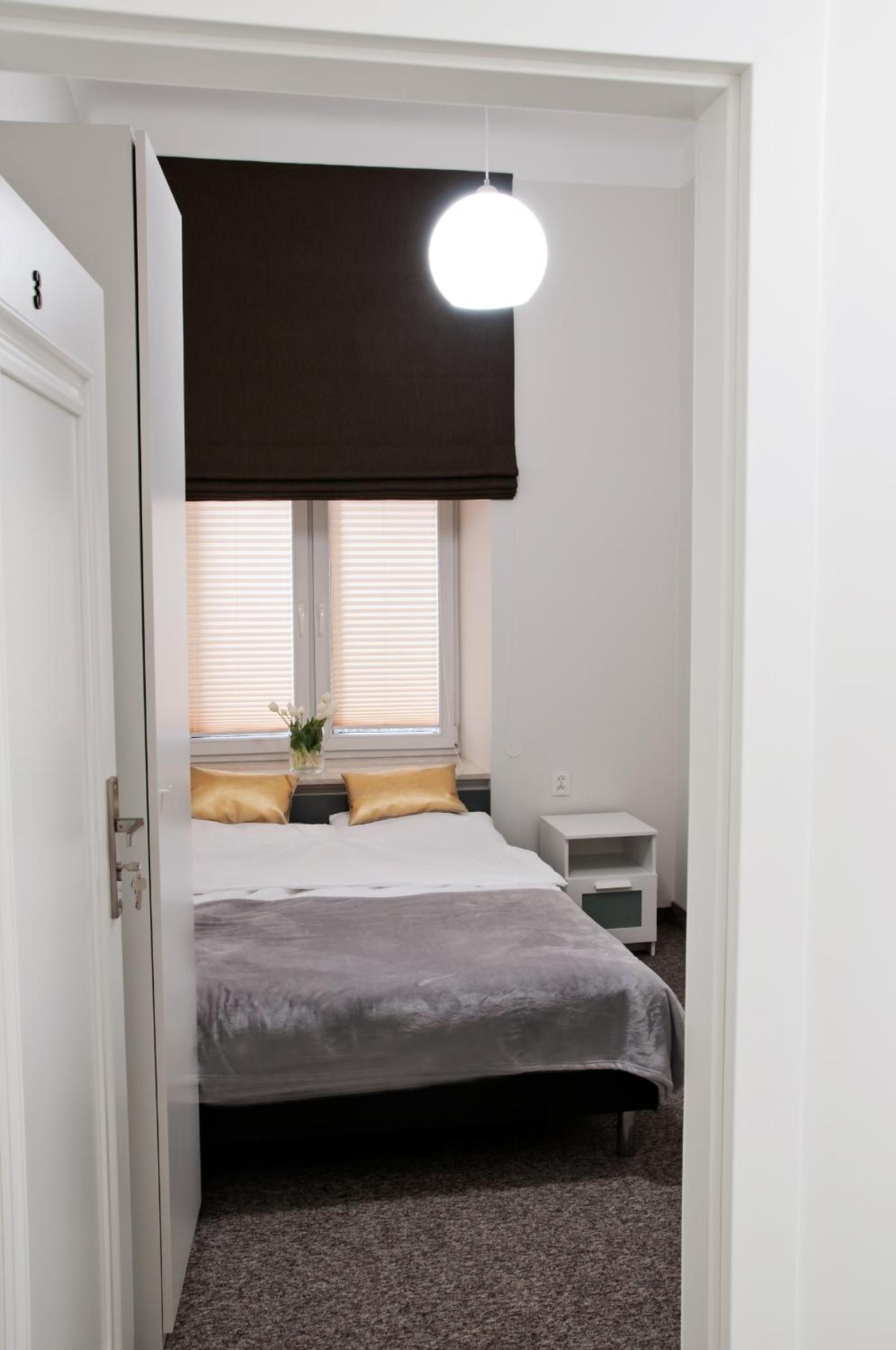 Double Room - Photo 2