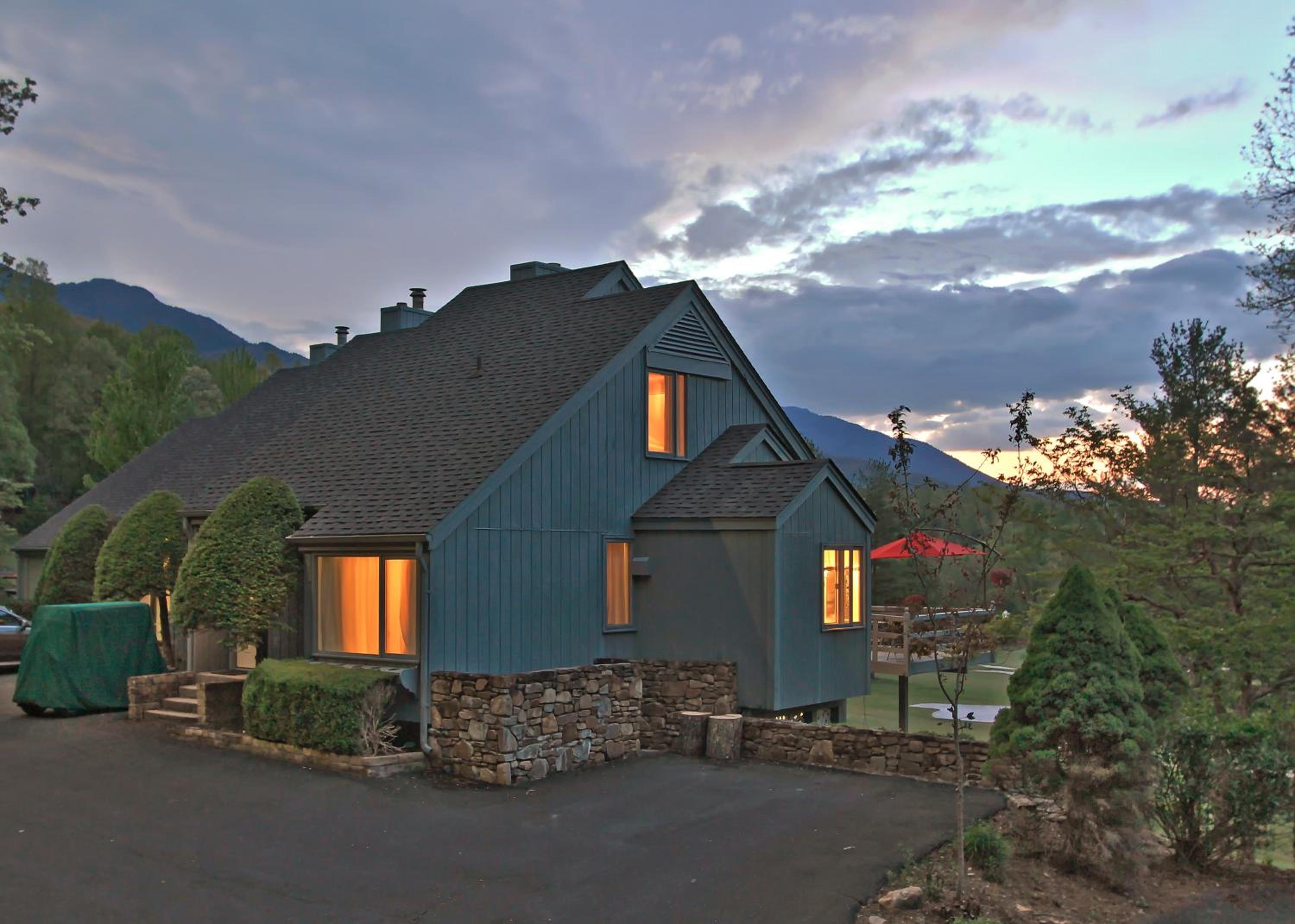 Three-Bedroom Townhouse