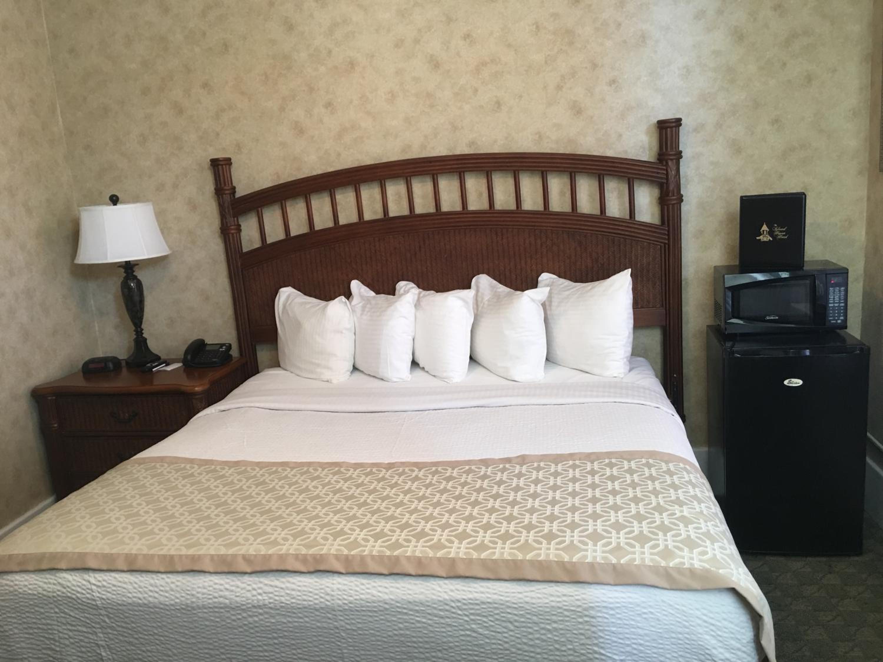 Deluxe Suite with Spa Bath
