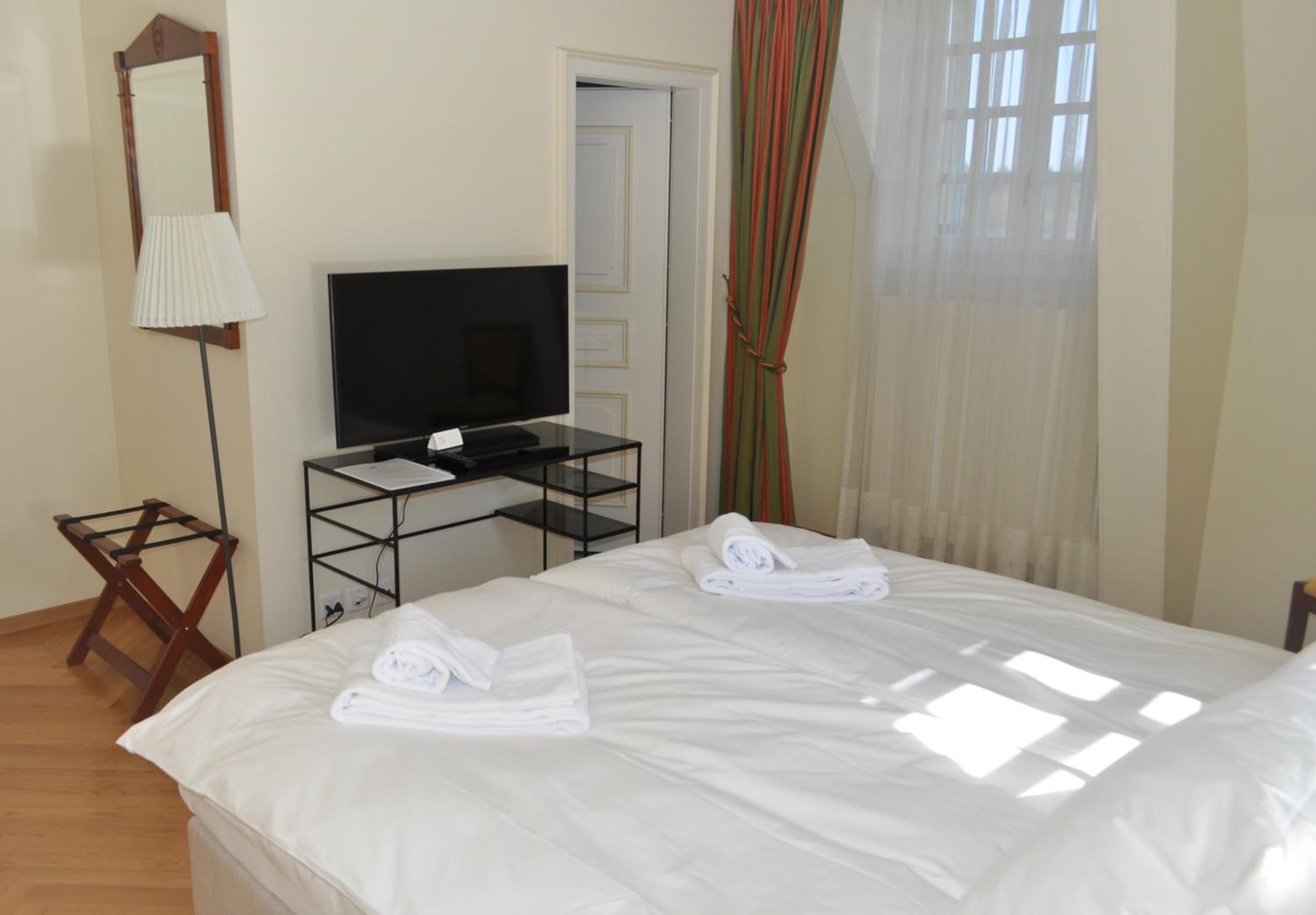Superior Double or Twin Room photo 3