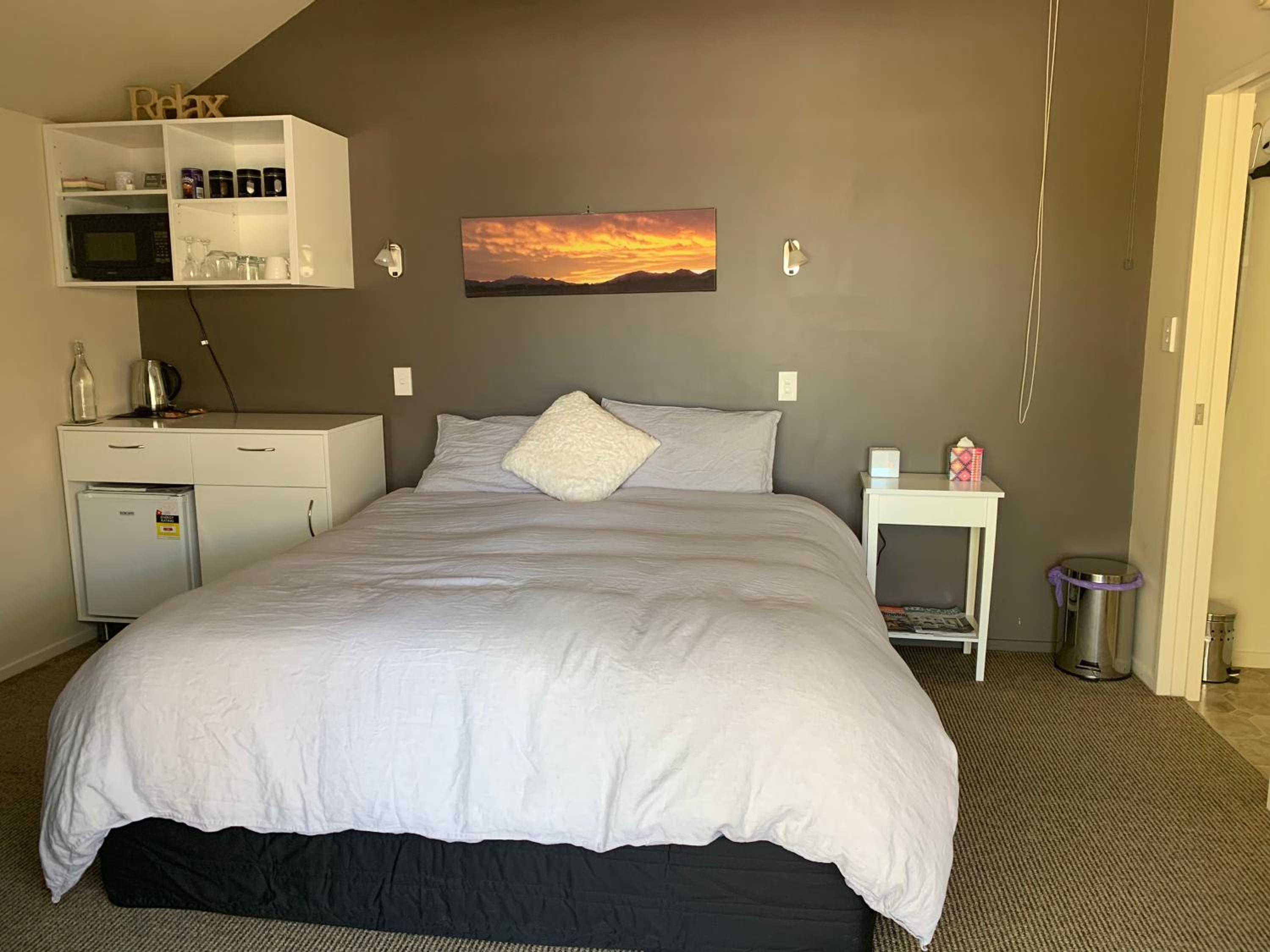 Standard King Room photo 2