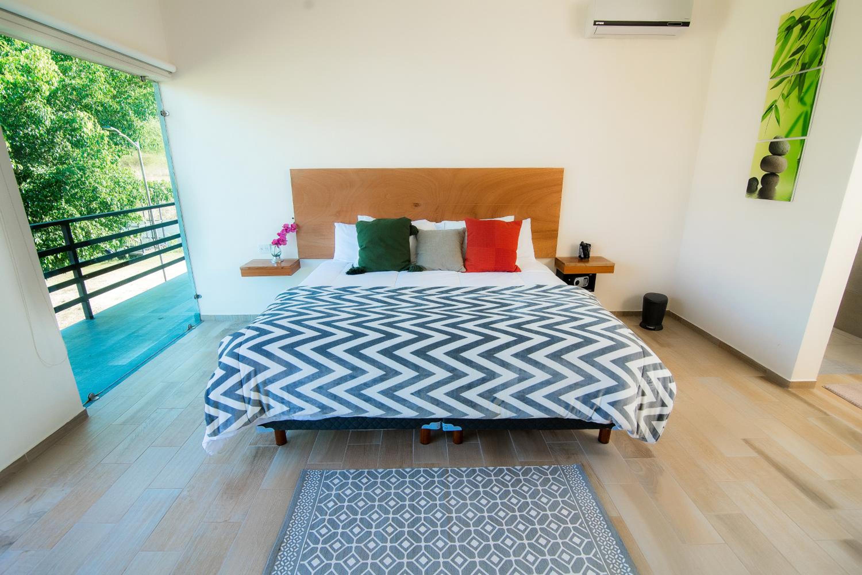 Double Room - Photo 6