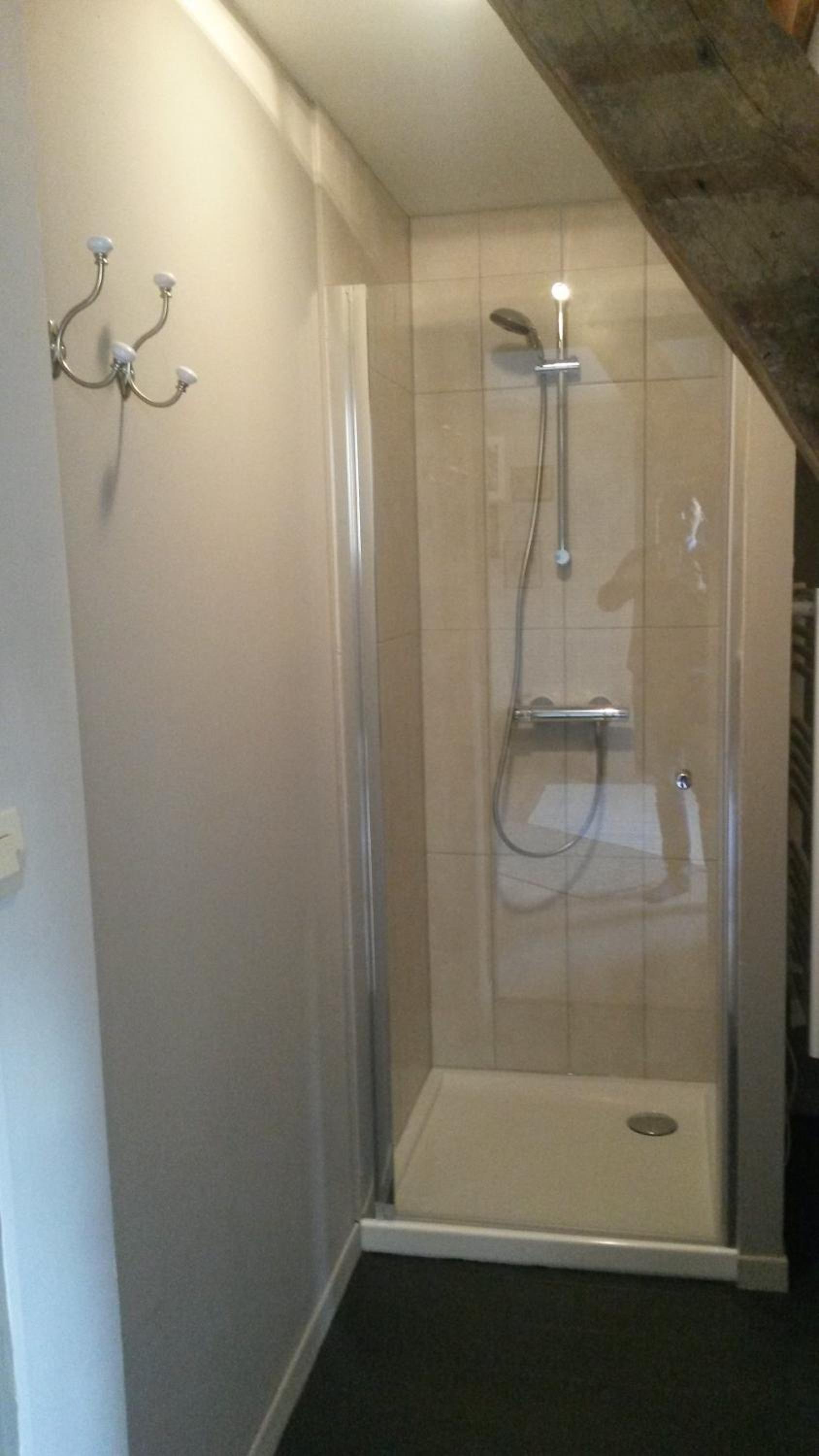 Double Room with Private Bathroom - Photo 6
