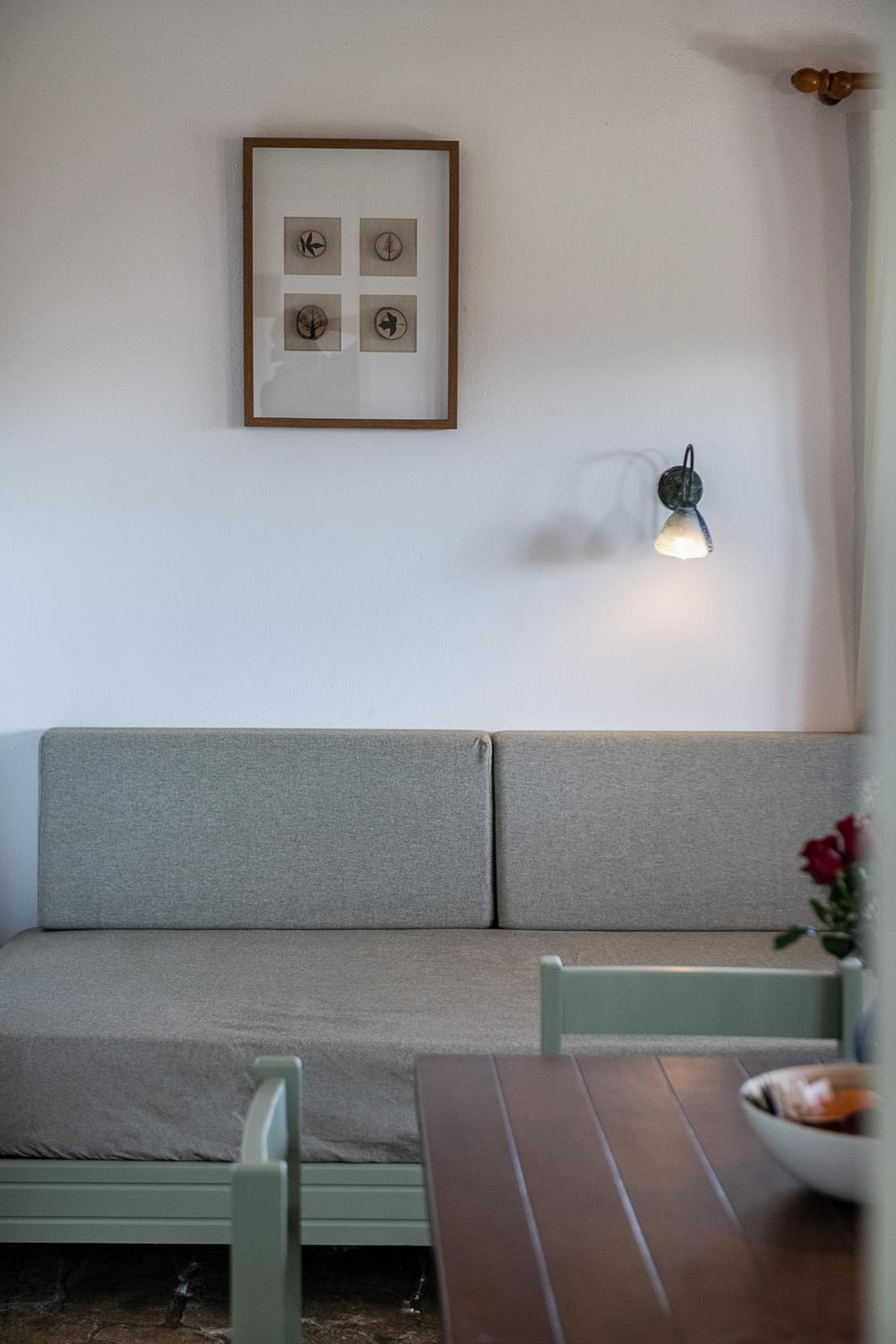 One-Bedroom Apartment photo 3