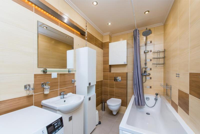 One-Bedroom Apartment - Photo 11
