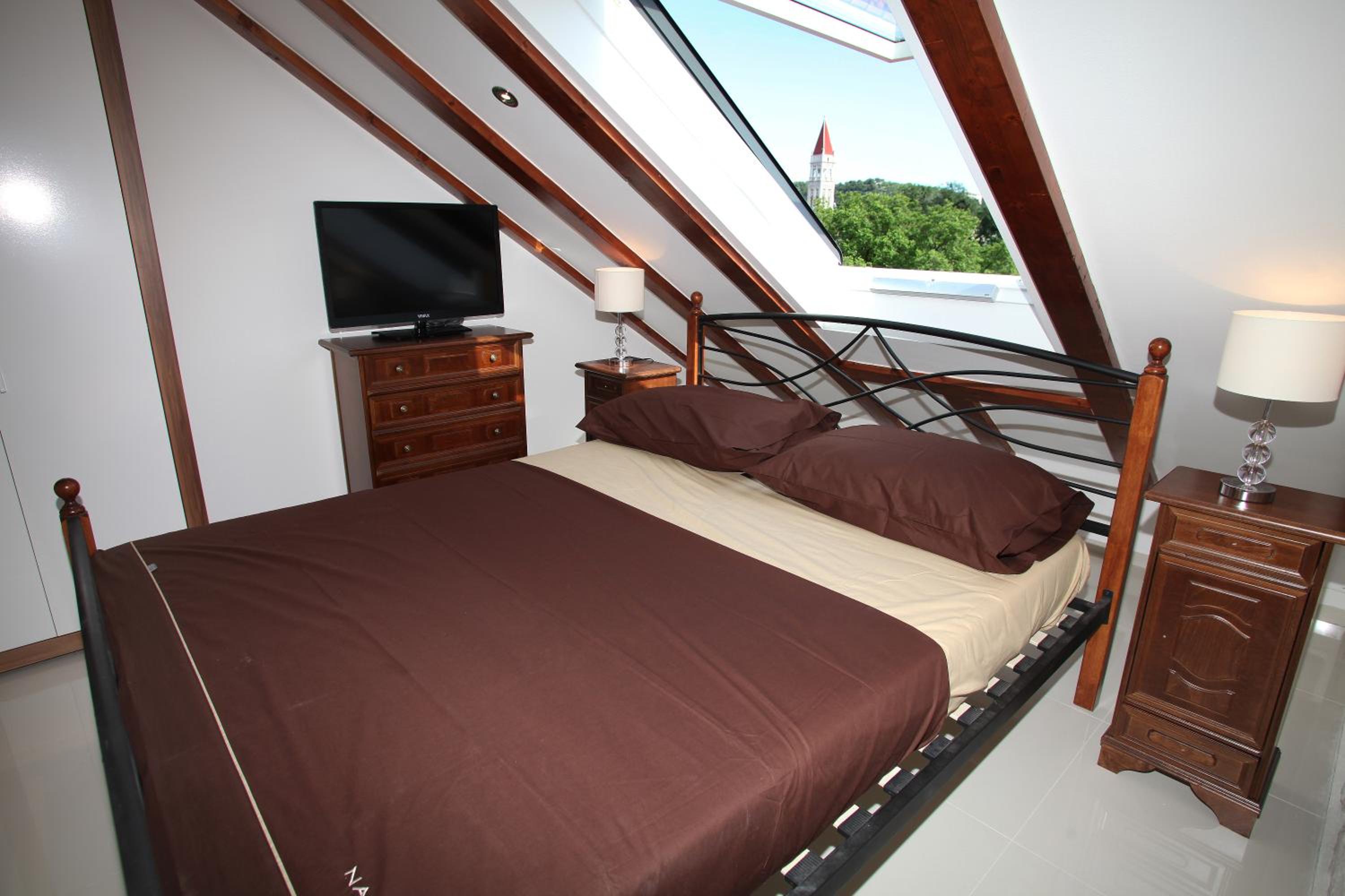 One-Bedroom Apartment - Attic