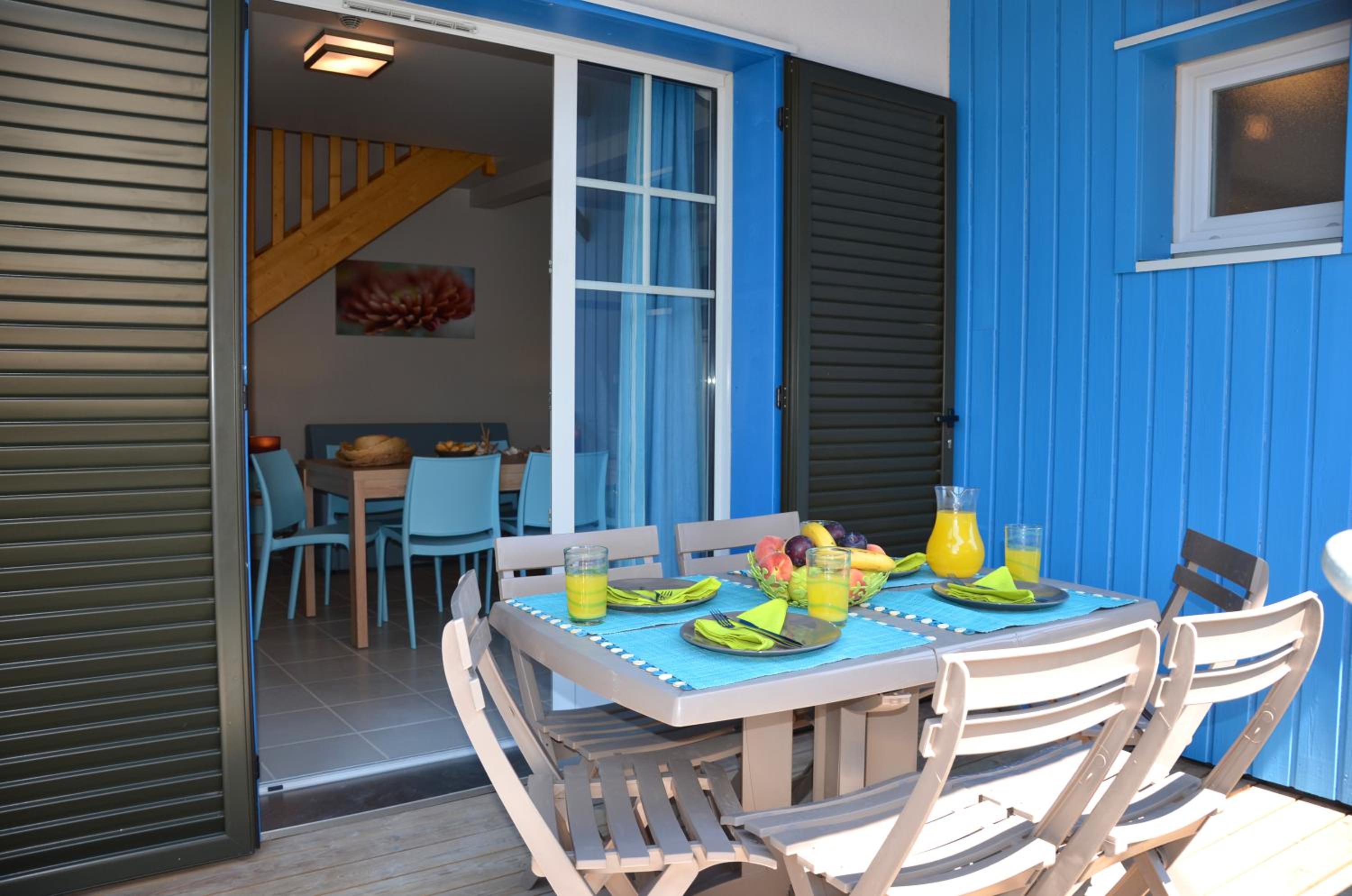 Small House (4 Adults)