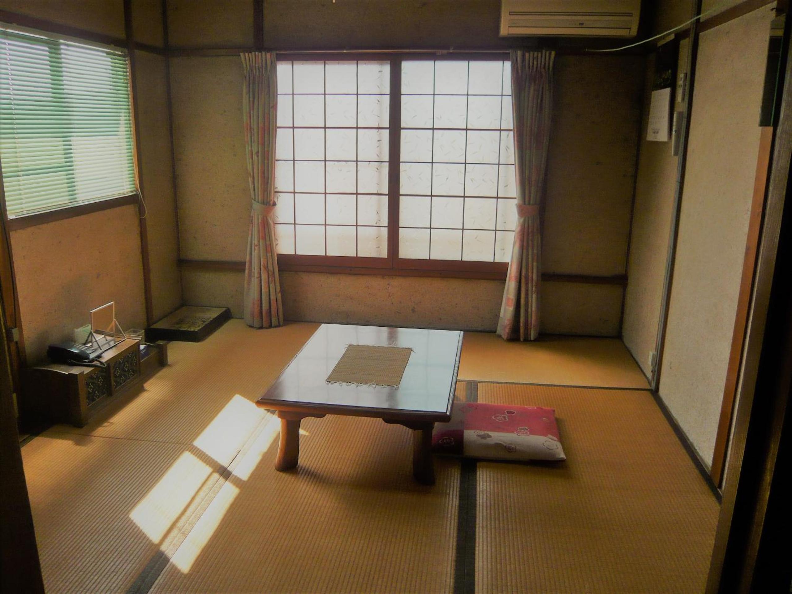 Economy Triple Room