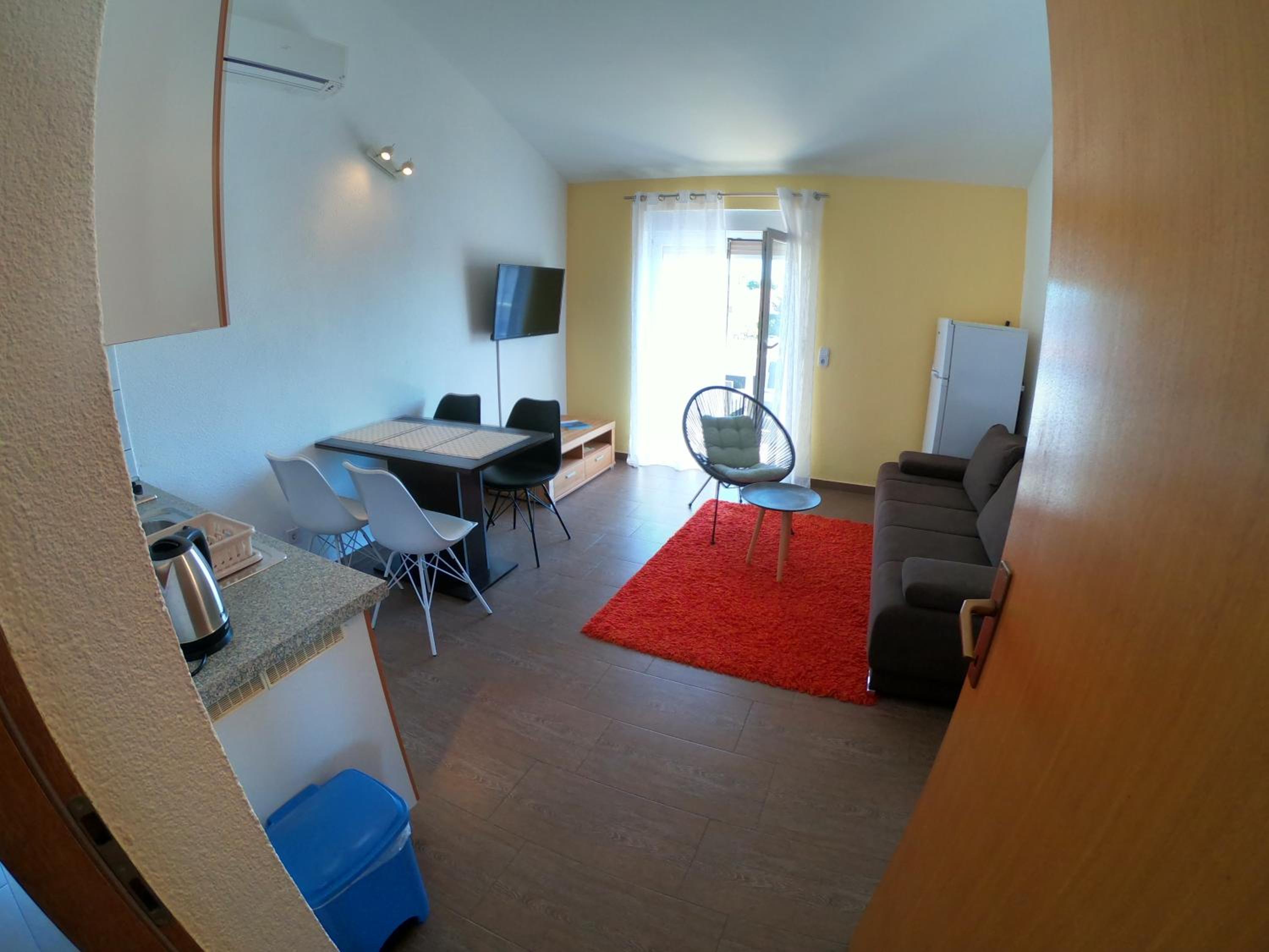 One-Bedroom Apartment - Photo 9