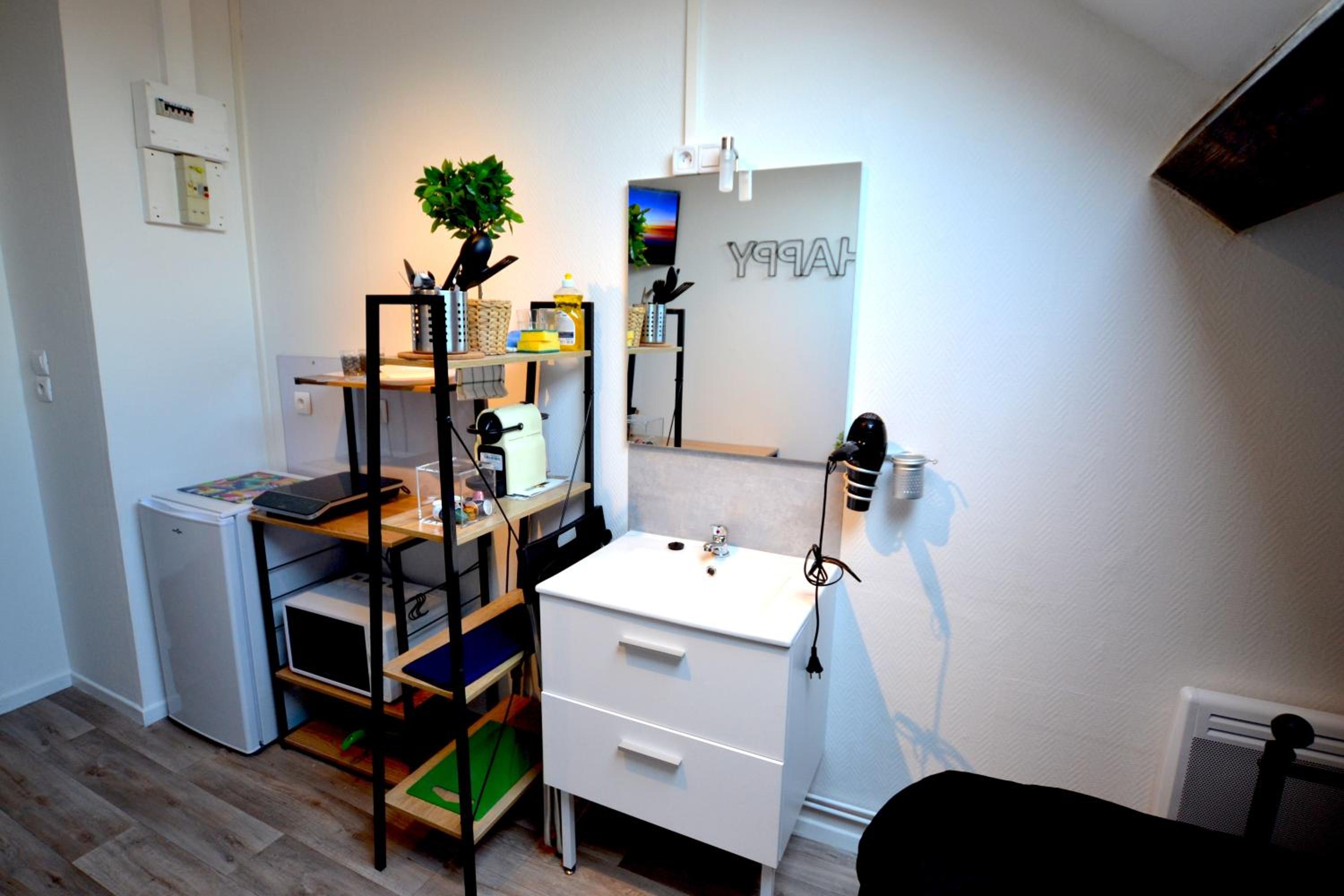 Double Room - Photo 8