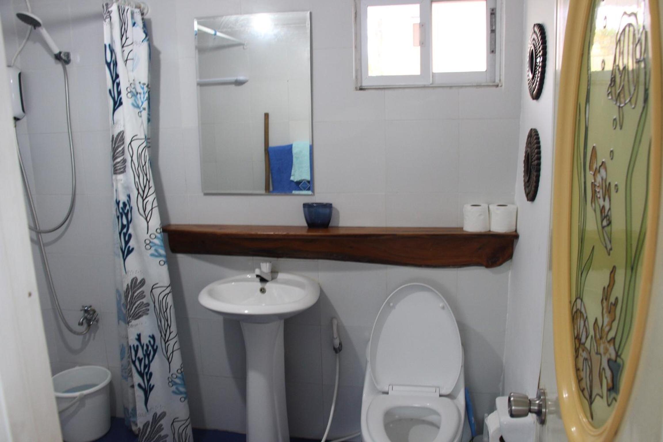 Three-Bedroom House photo 2