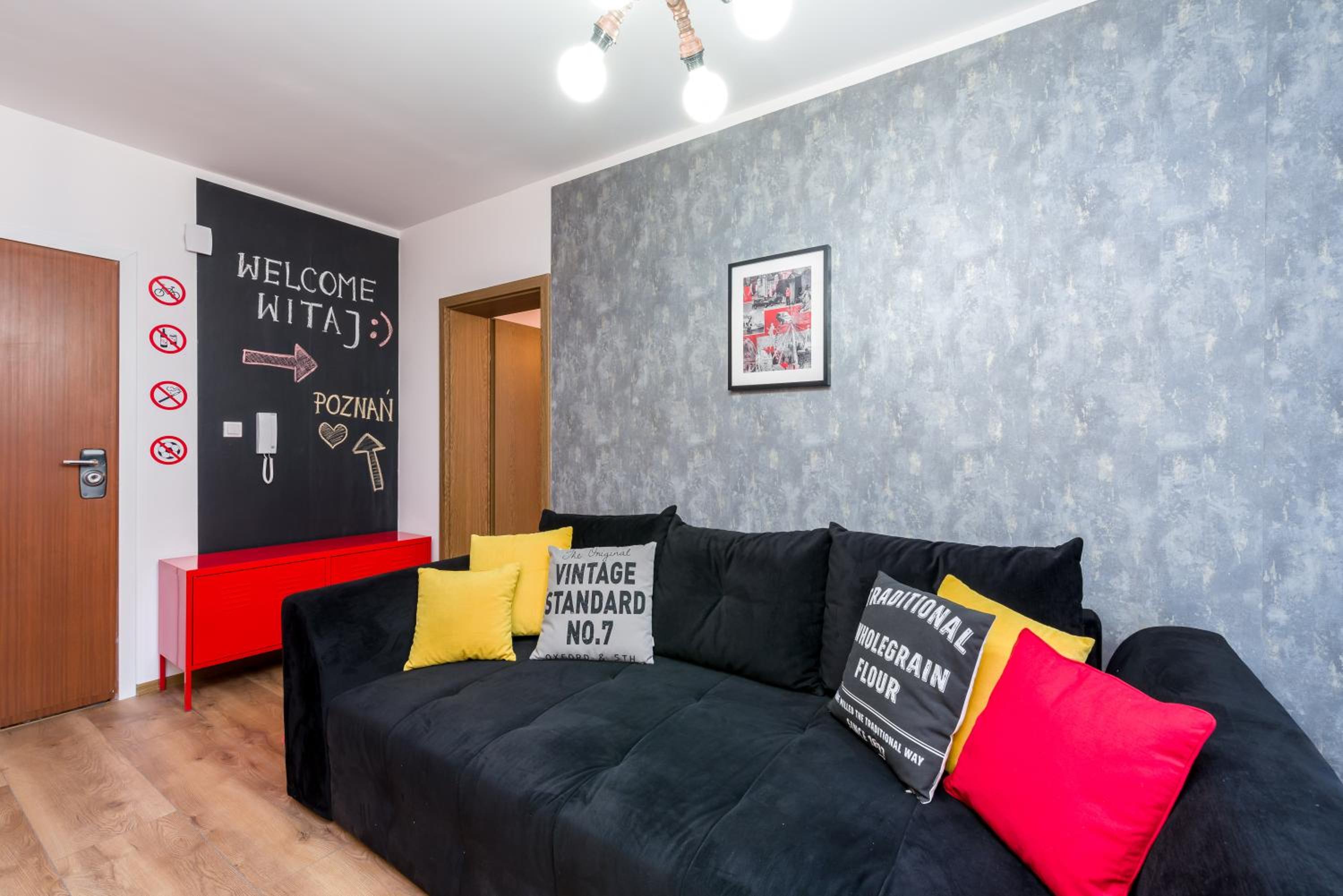 Studio Apartment - Photo 17