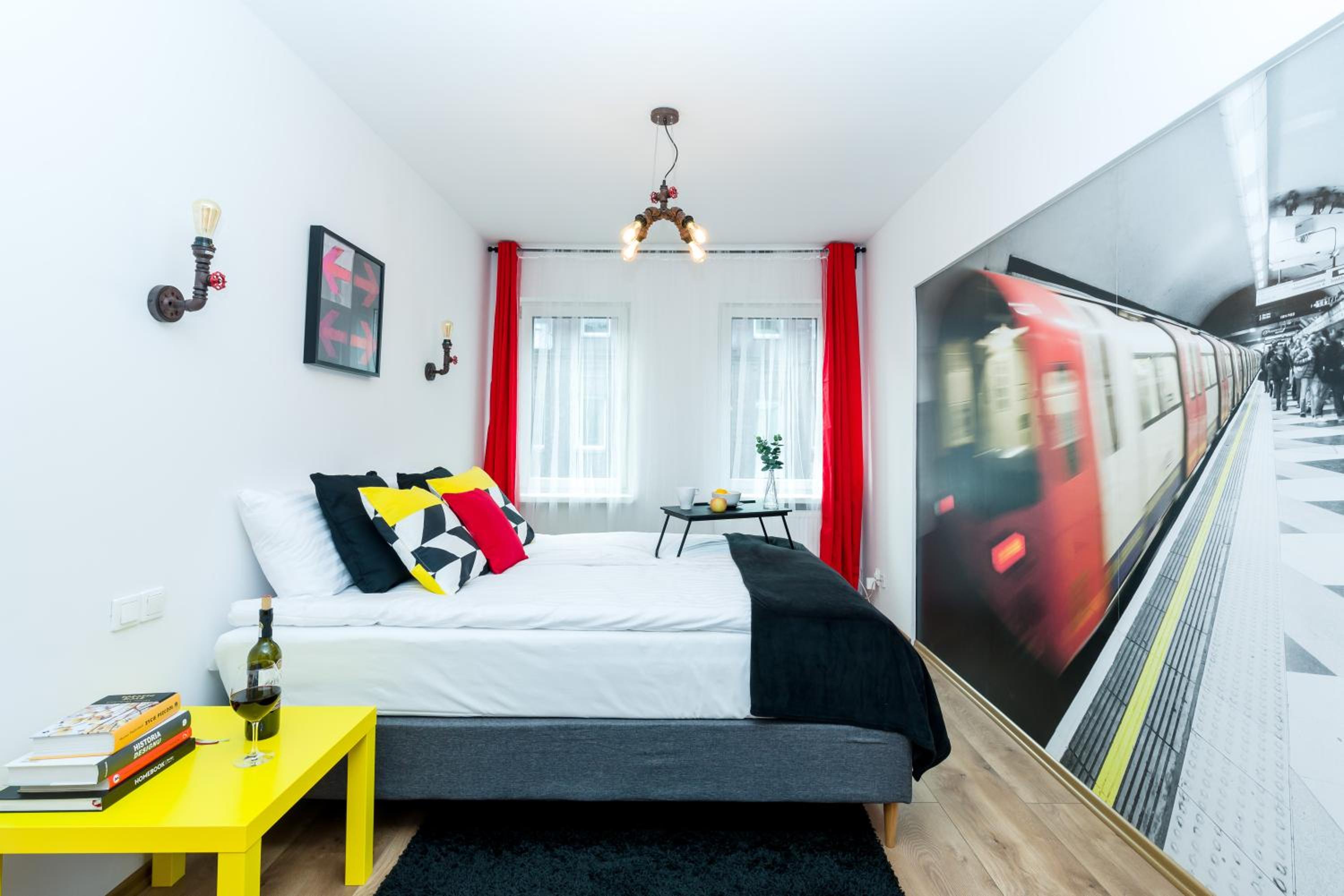 Studio Apartment - Photo 9