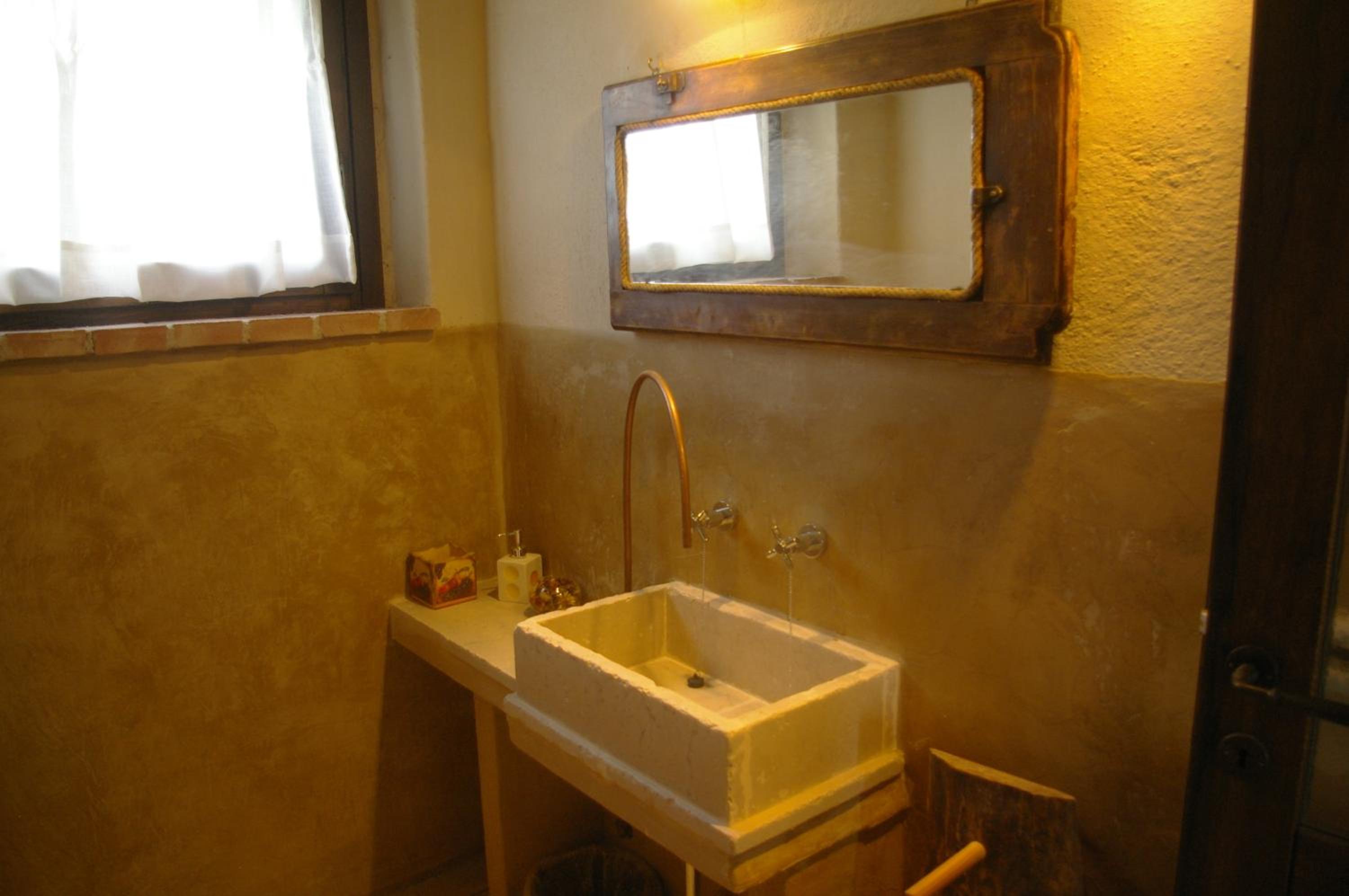 One-Bedroom Apartment with Terrace photo 3