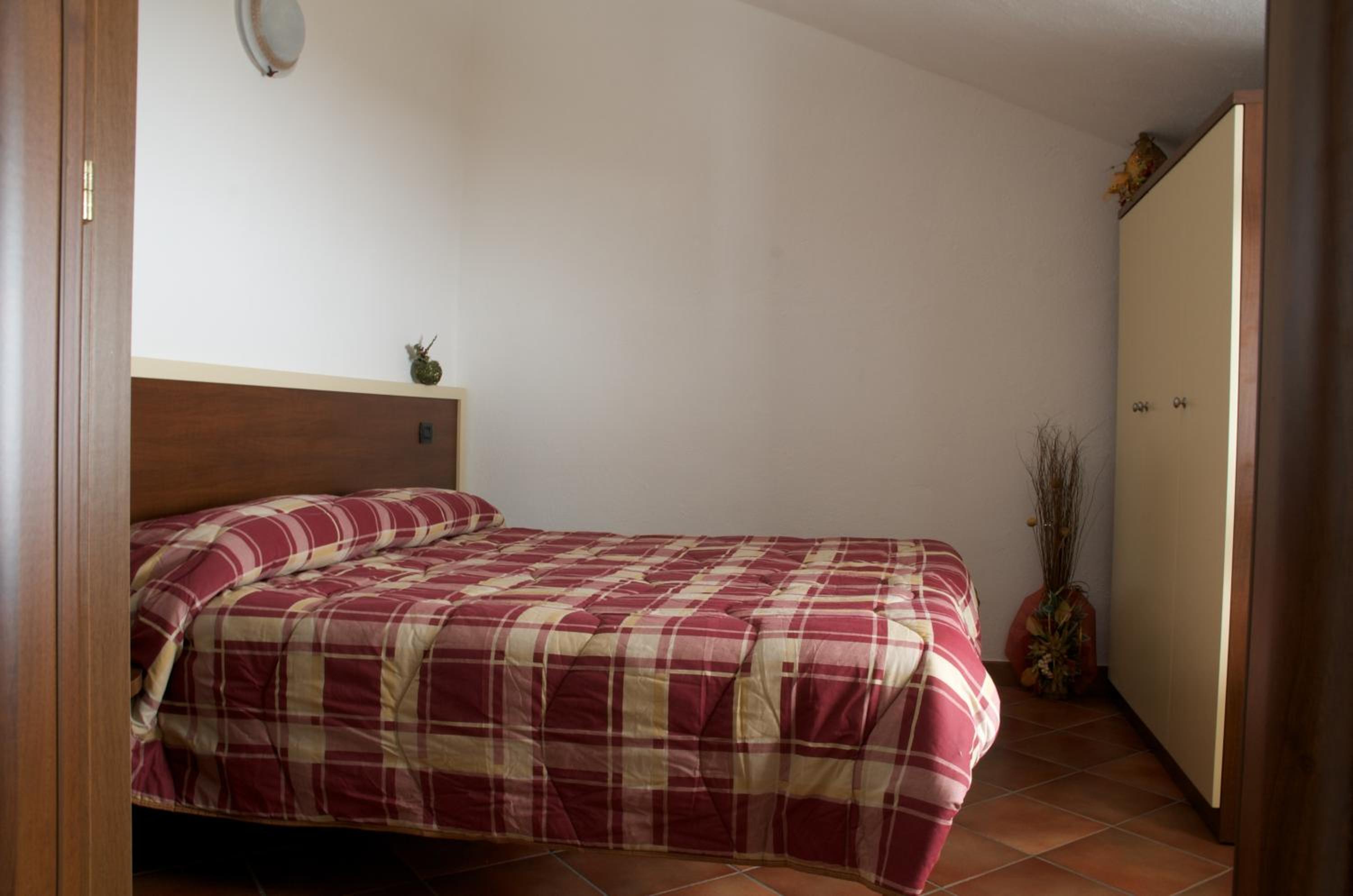 Double Room with Private Bathroom - Photo 4