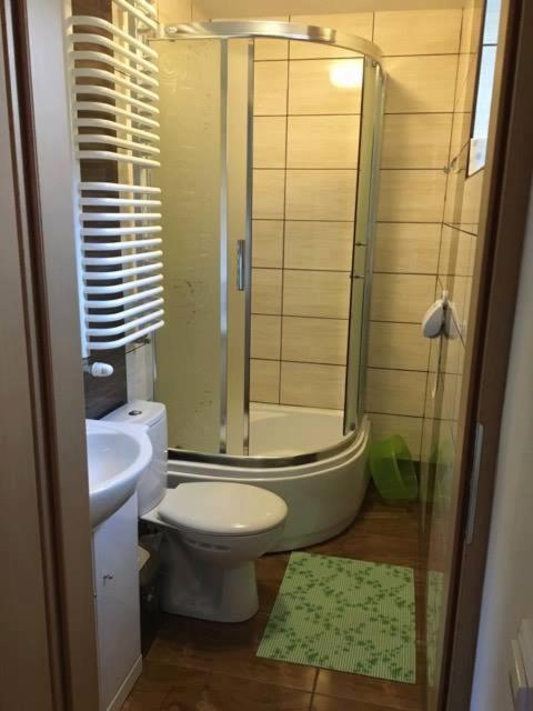 Quadruple Room with Private Bathroom photo 3