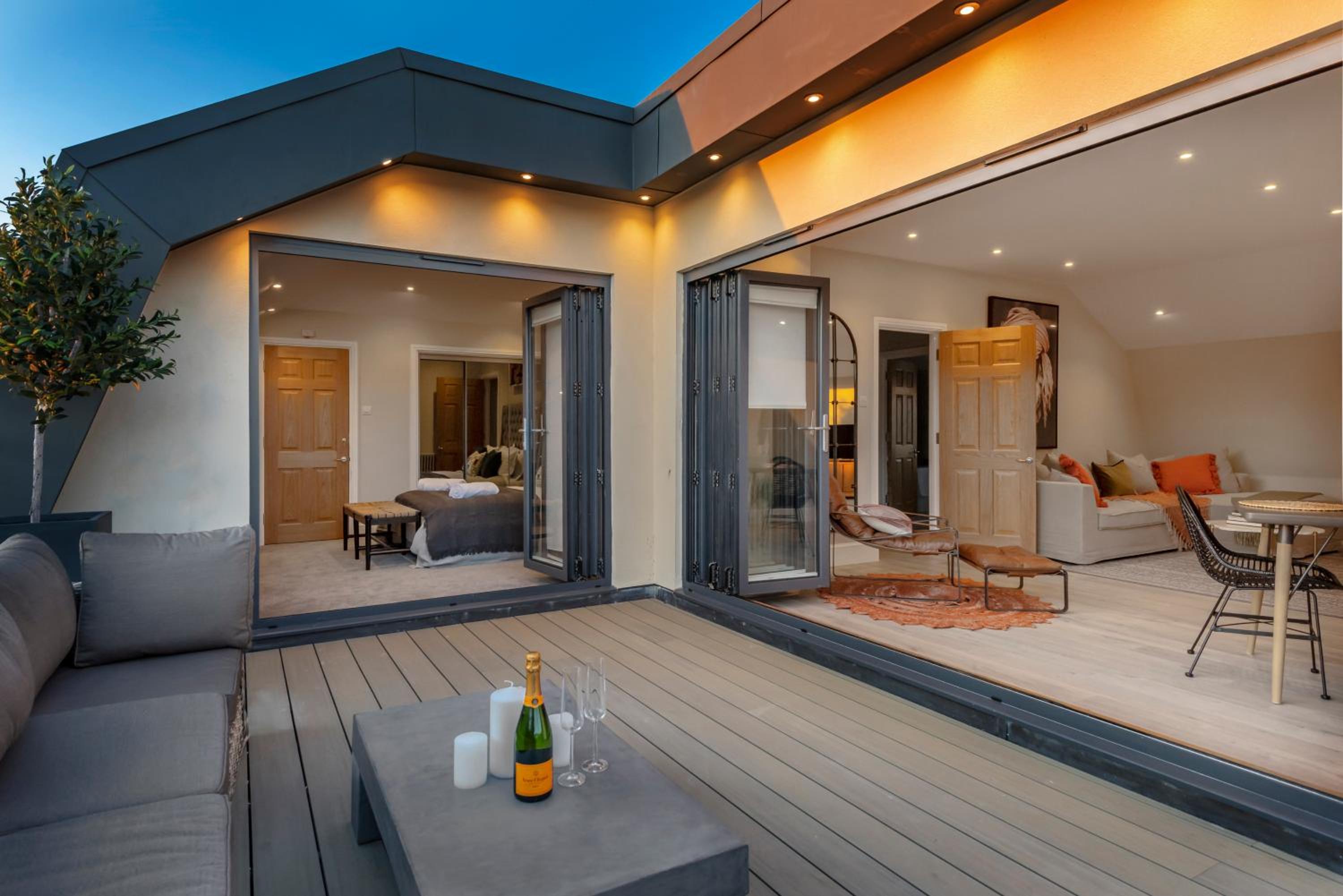 Penthouse Apartment with Private Roof Terrace photo 1