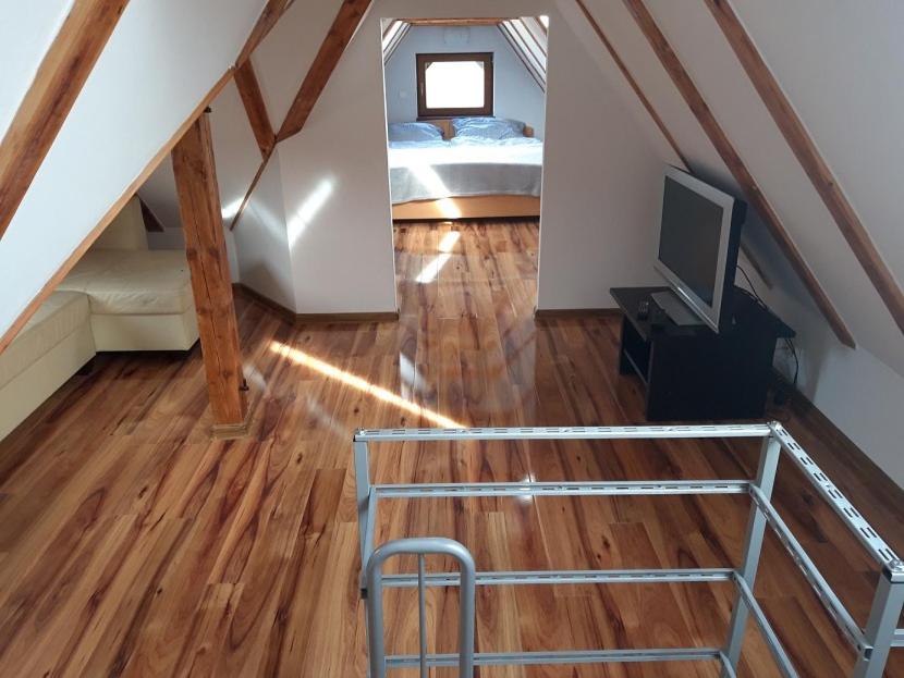 Apartment - Split Level - Photo 25