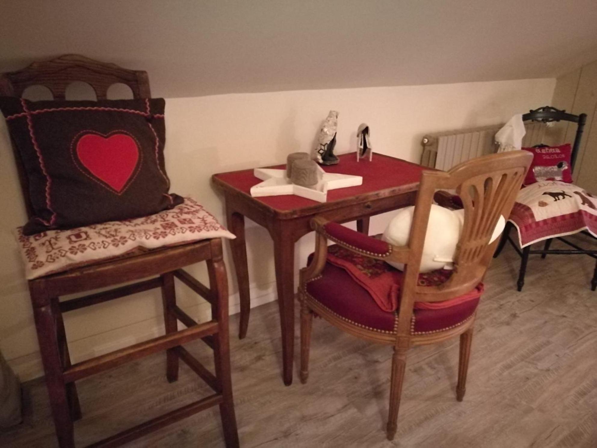 Deluxe Family Room - Photo 2