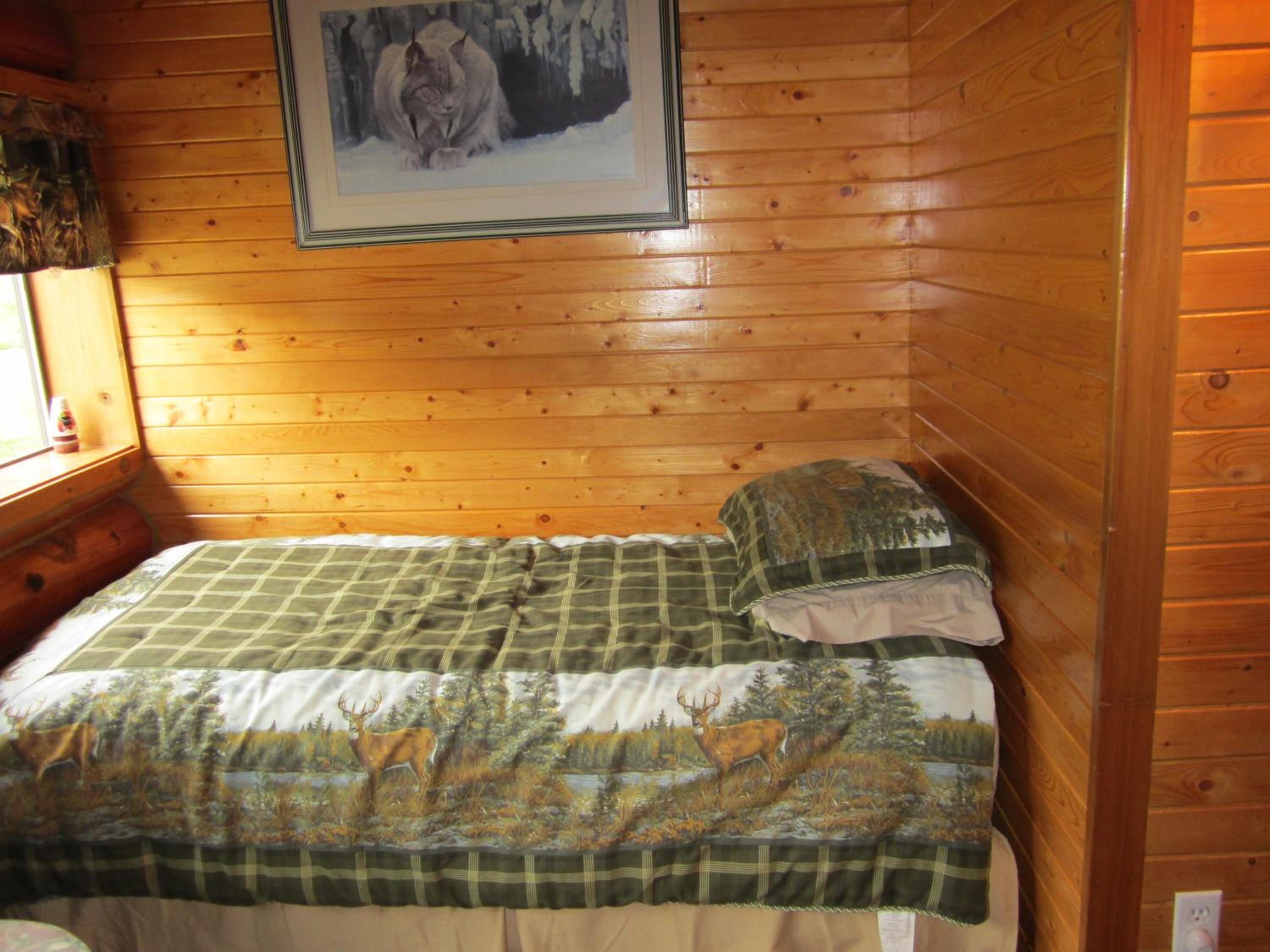 Family Suite (1 queen, 1 double, 1 twin) - Photo 3