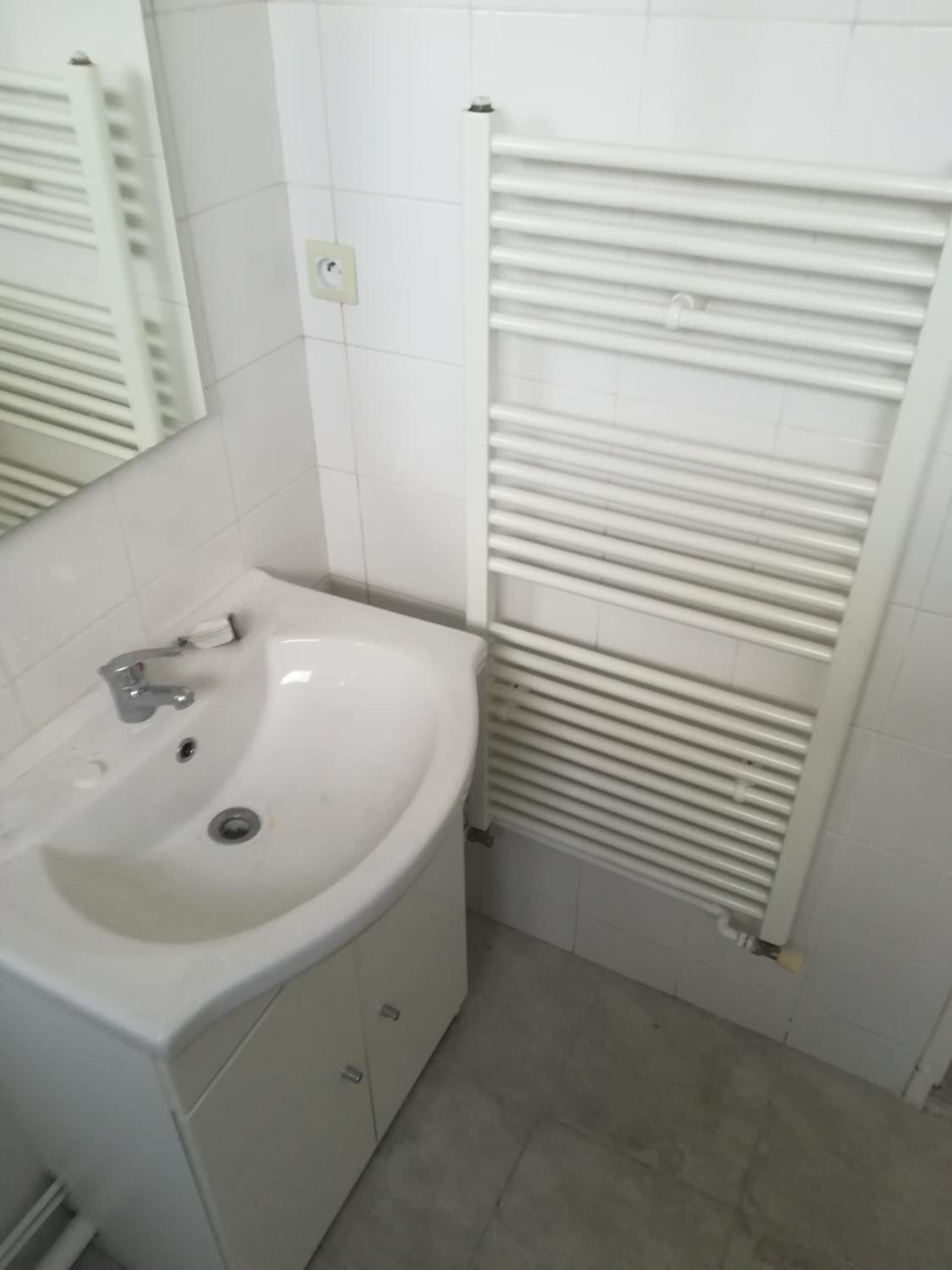 Standard Double Room - Photo 8