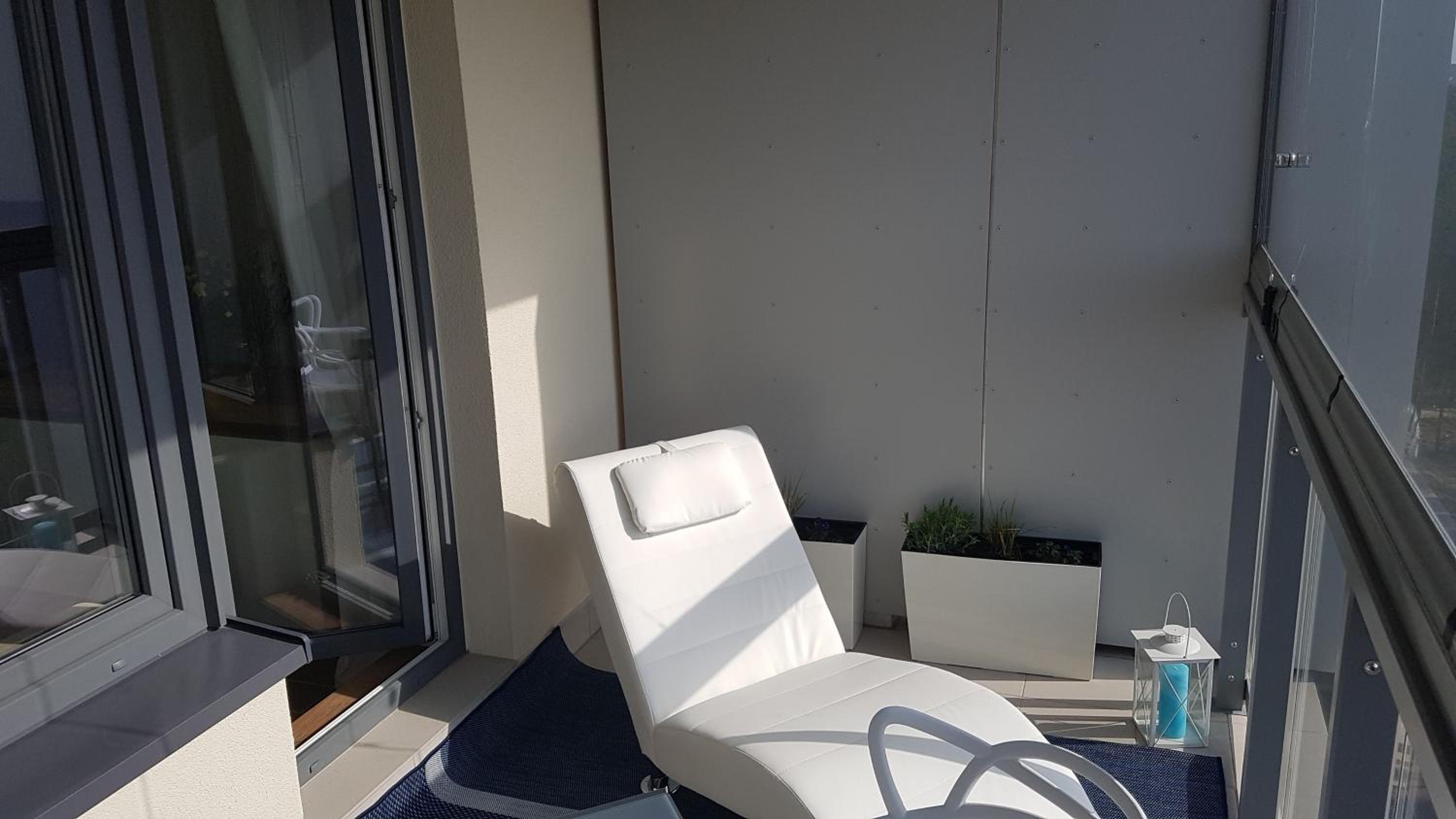 Apartment with Balcony photo 3