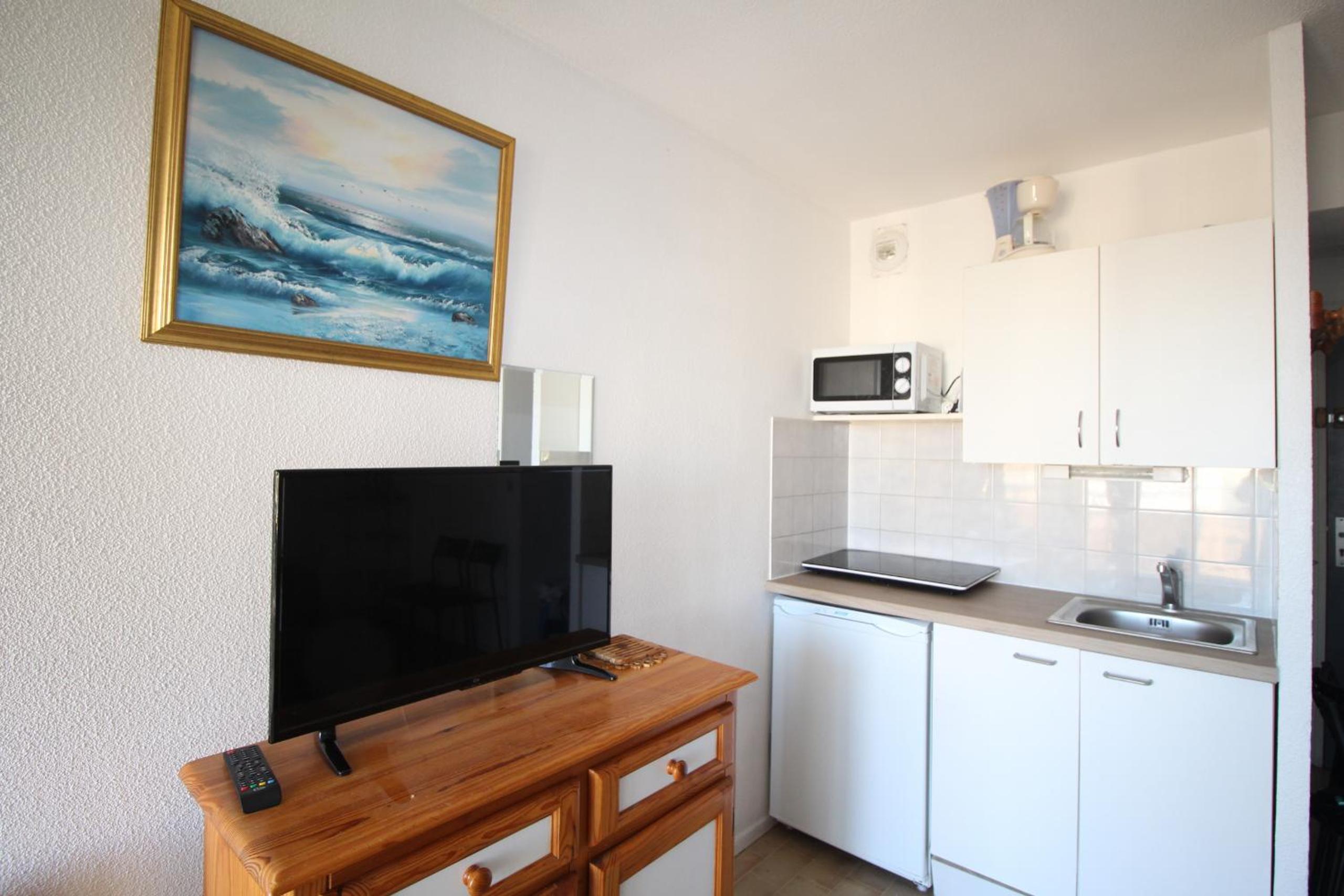 Apartment with Sea View photo 2