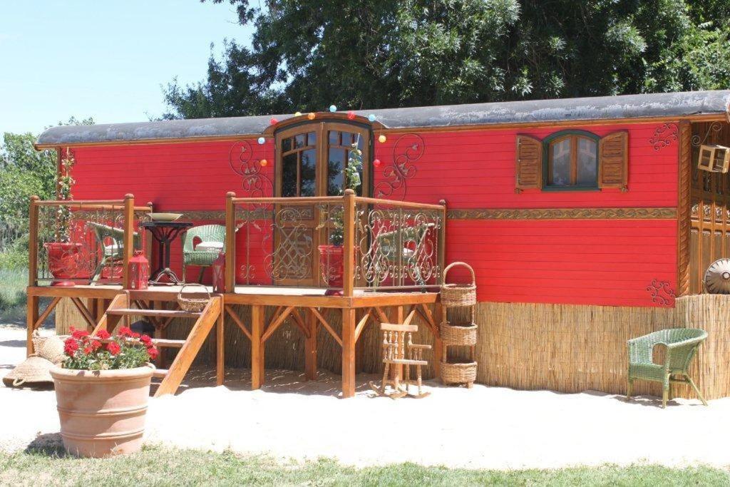 Wooden Caravan photo 1