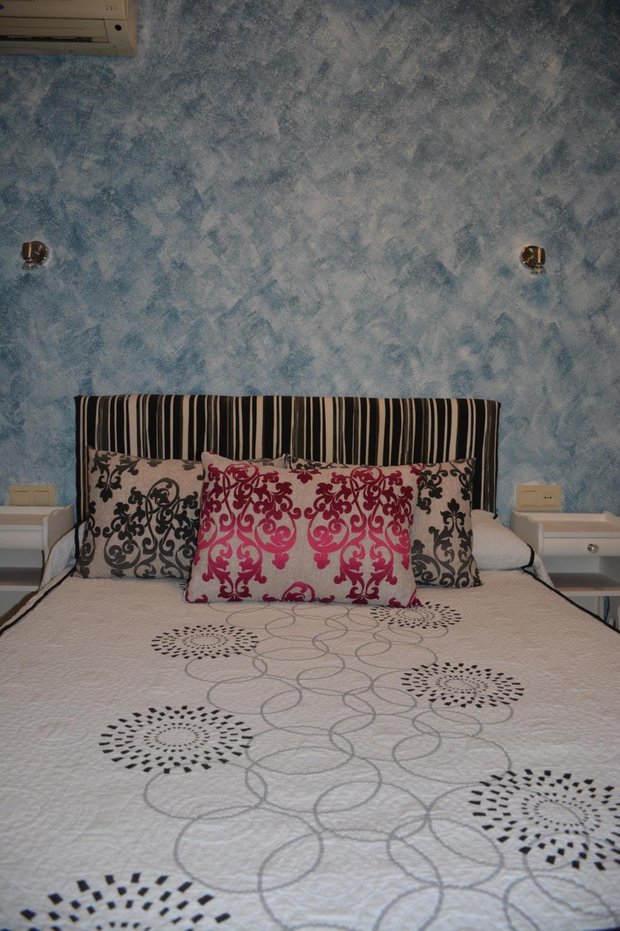 Double or Twin Room photo 3