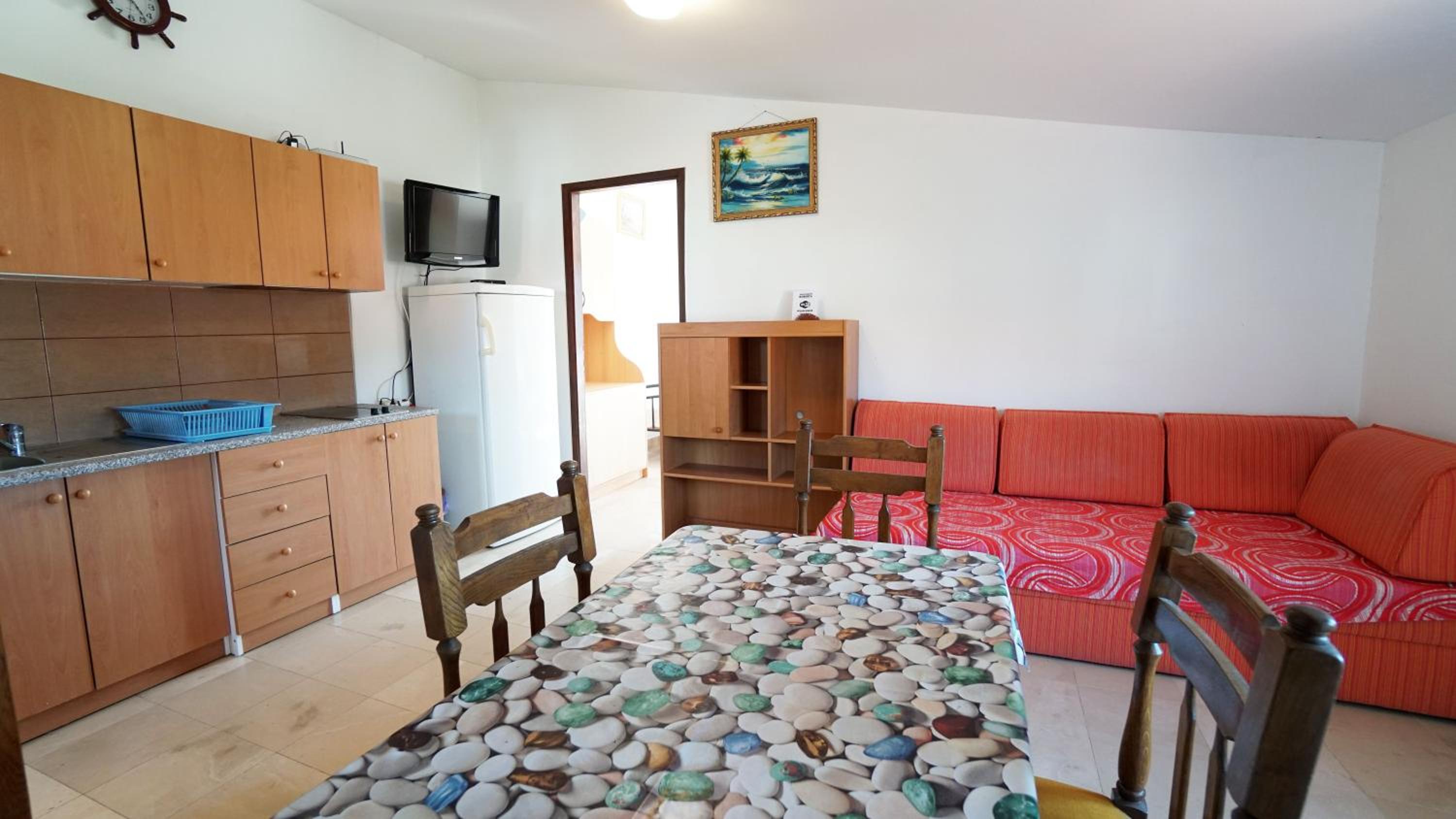 One-Bedroom Apartment photo 3
