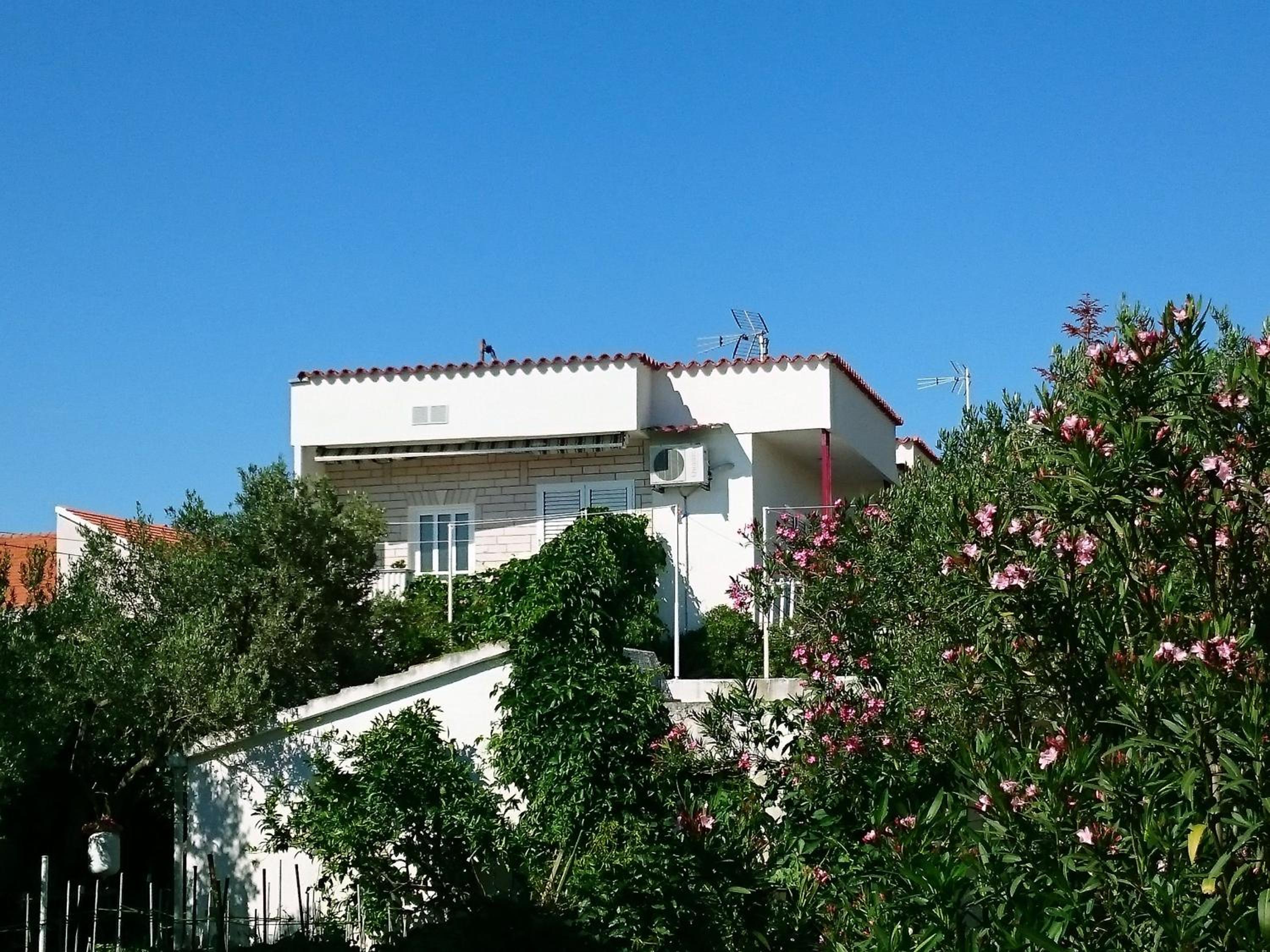 Apartment with Terrace and Sea View