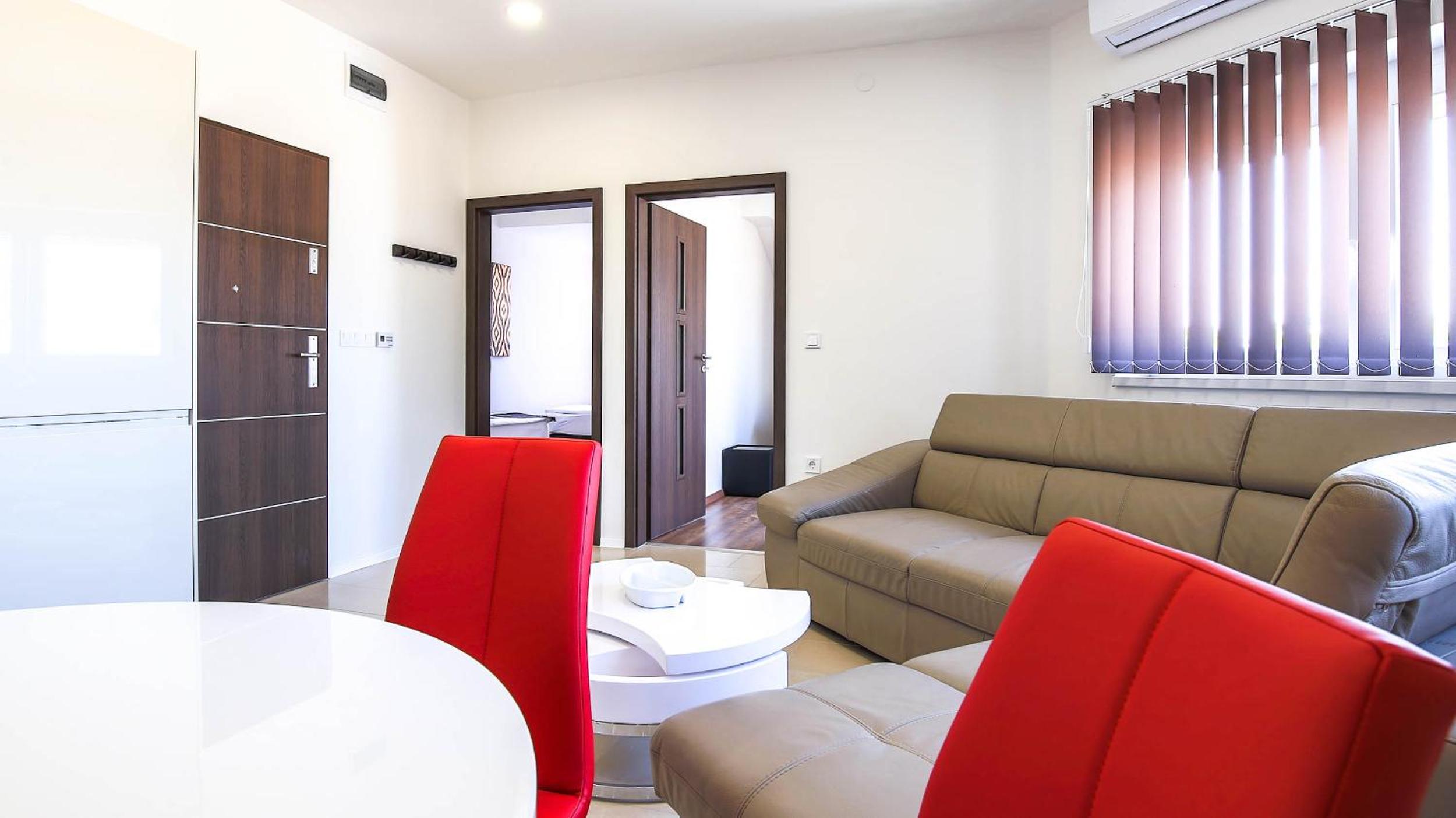 Two-Bedroom Apartment with Terrace - Photo 4