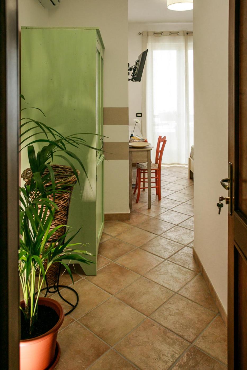 Double Room with Private Bathroom - Photo 4