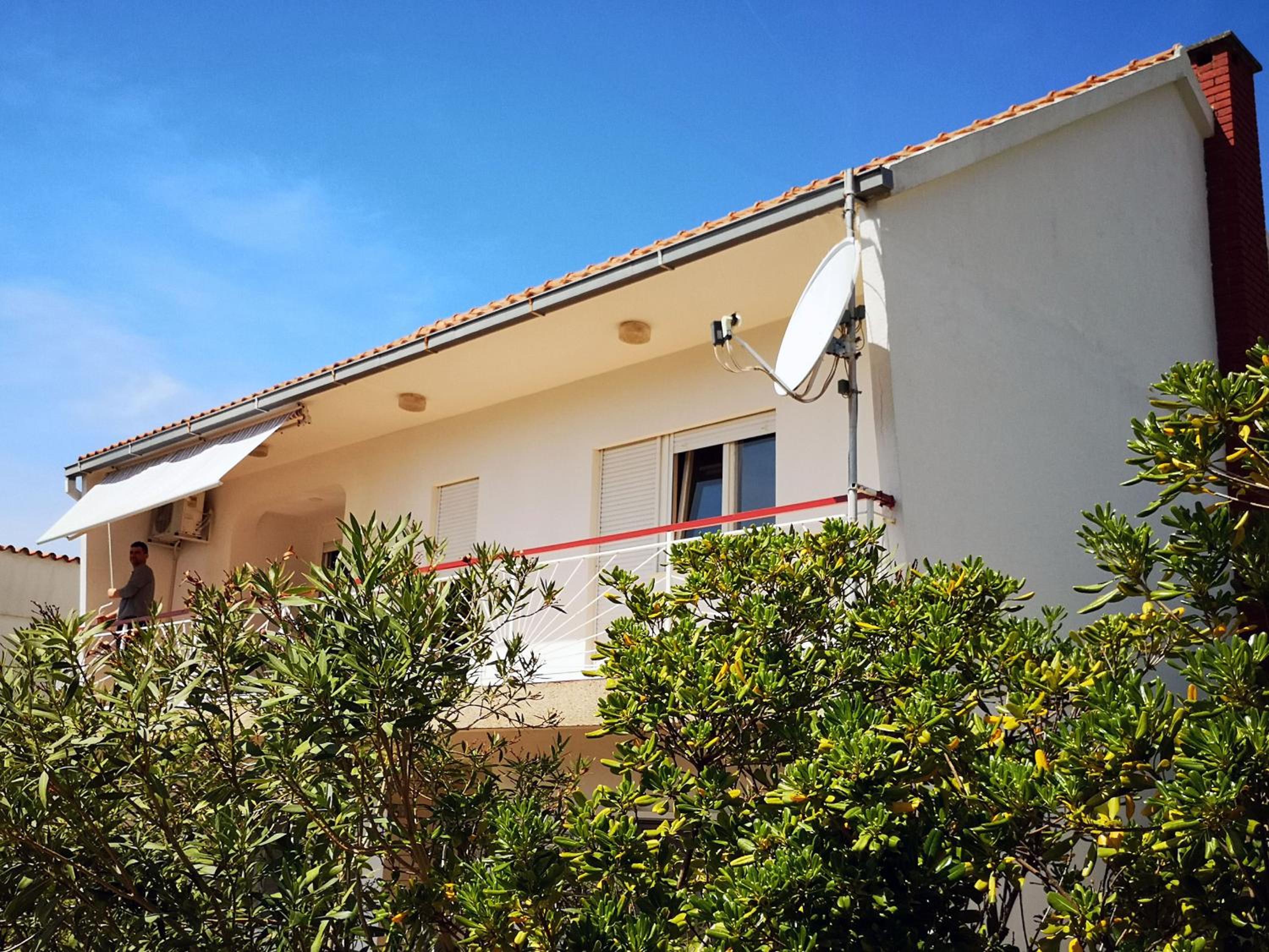 Three-Bedroom Apartment with Balcony - Annex