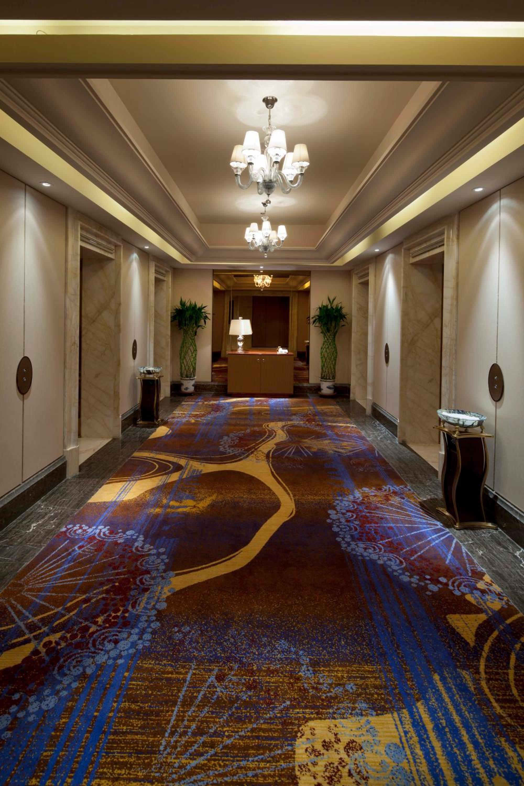 Mainland Chinese Citizens - Deluxe King Room photo 2