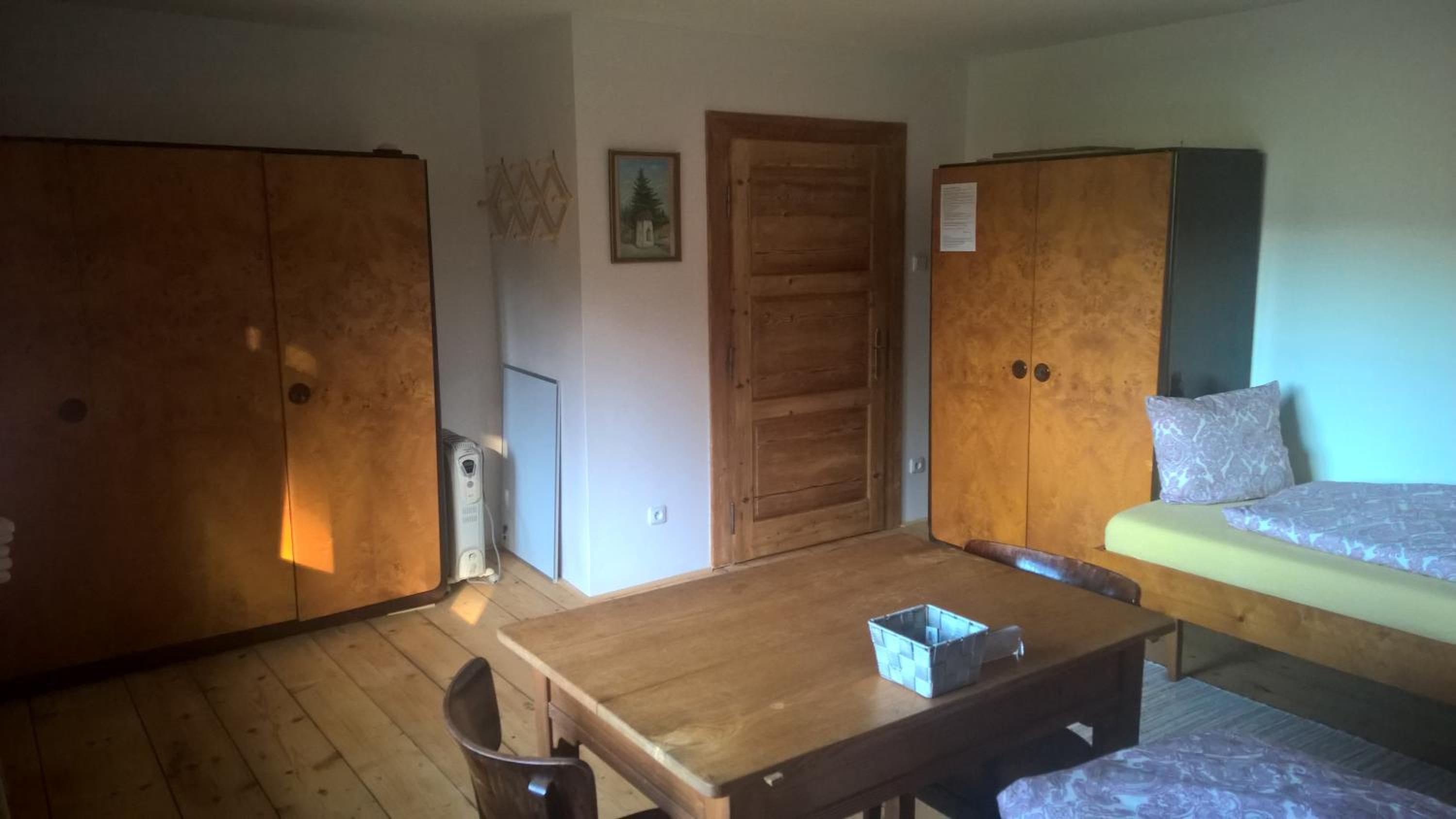 Quadruple Room with Shared Bathroom photo 2