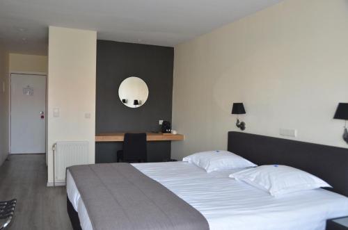 Twin Room with Balcony