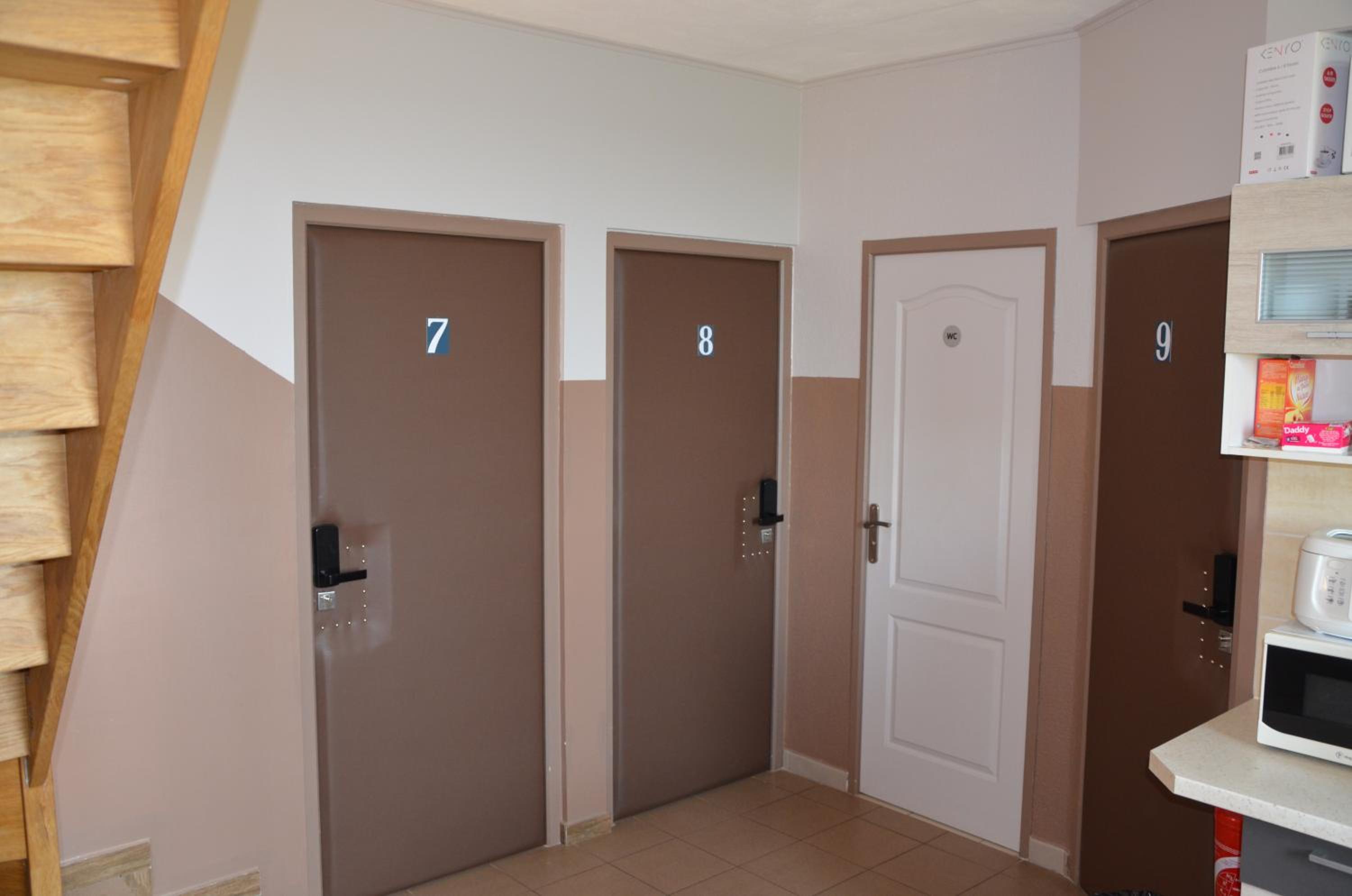 Room 8 : Basic Triple Room