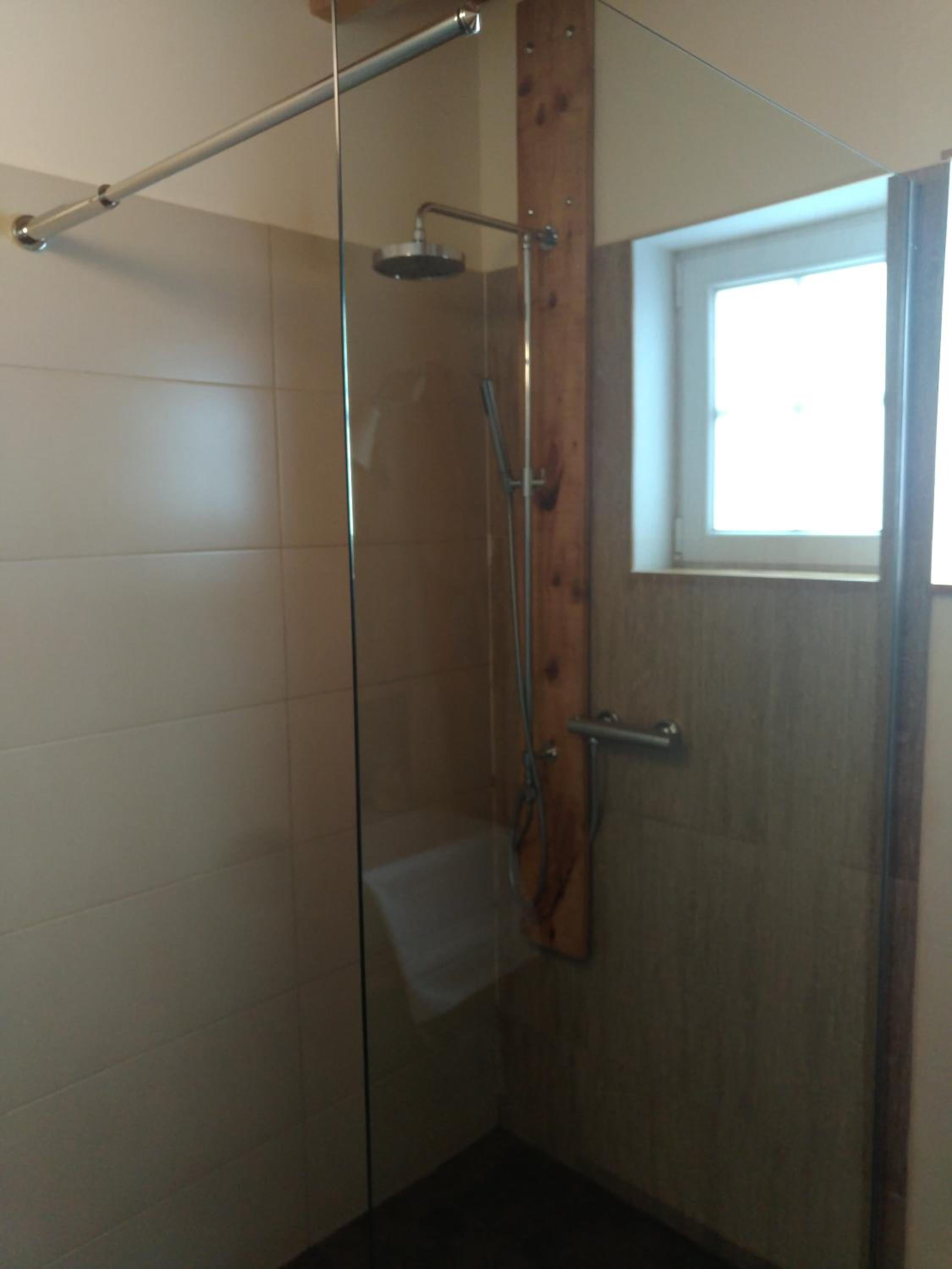 Budget Double Room - Photo 4