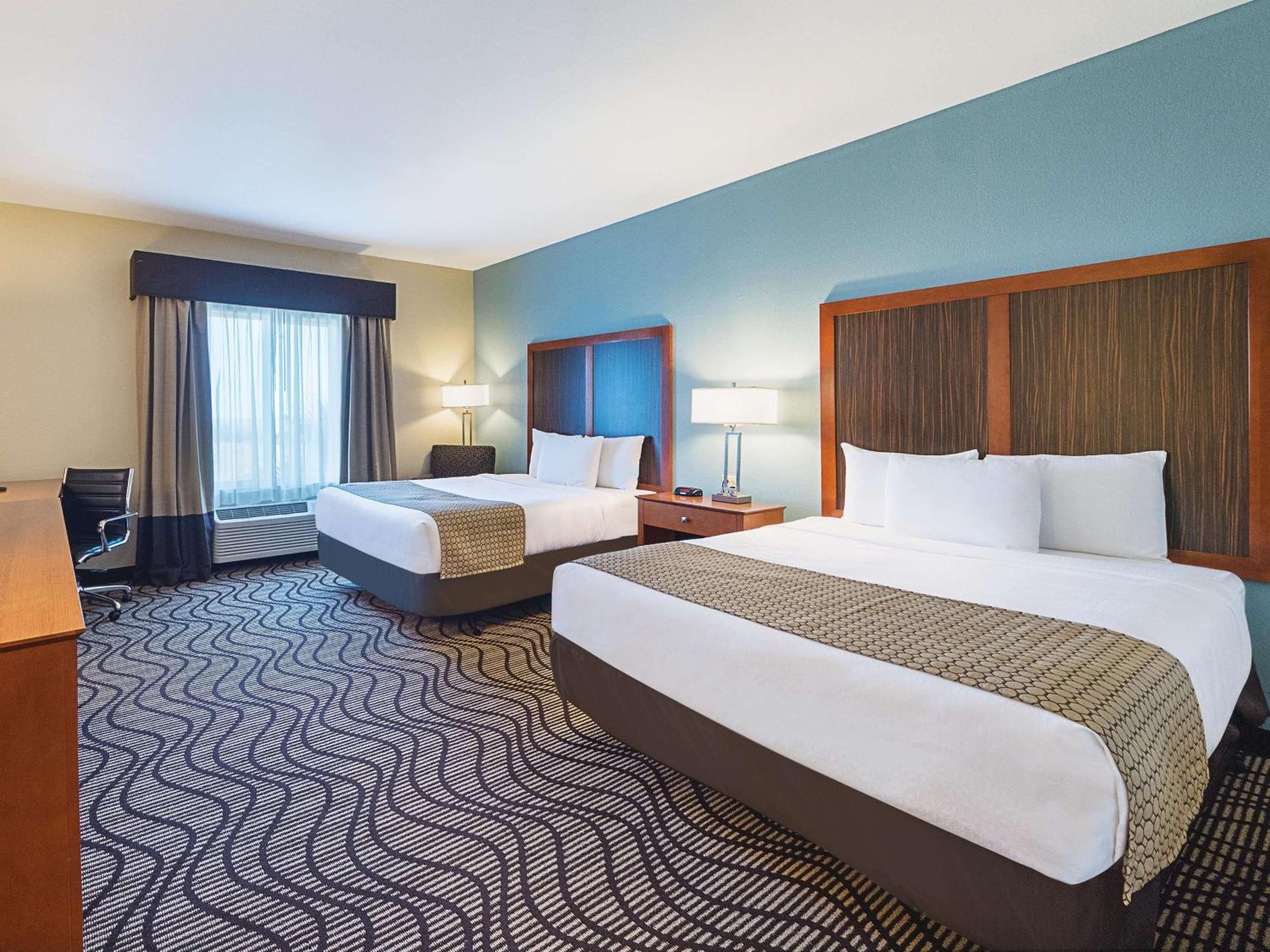 Queen Room with Two Queen Beds - Non-Smoking photo 1