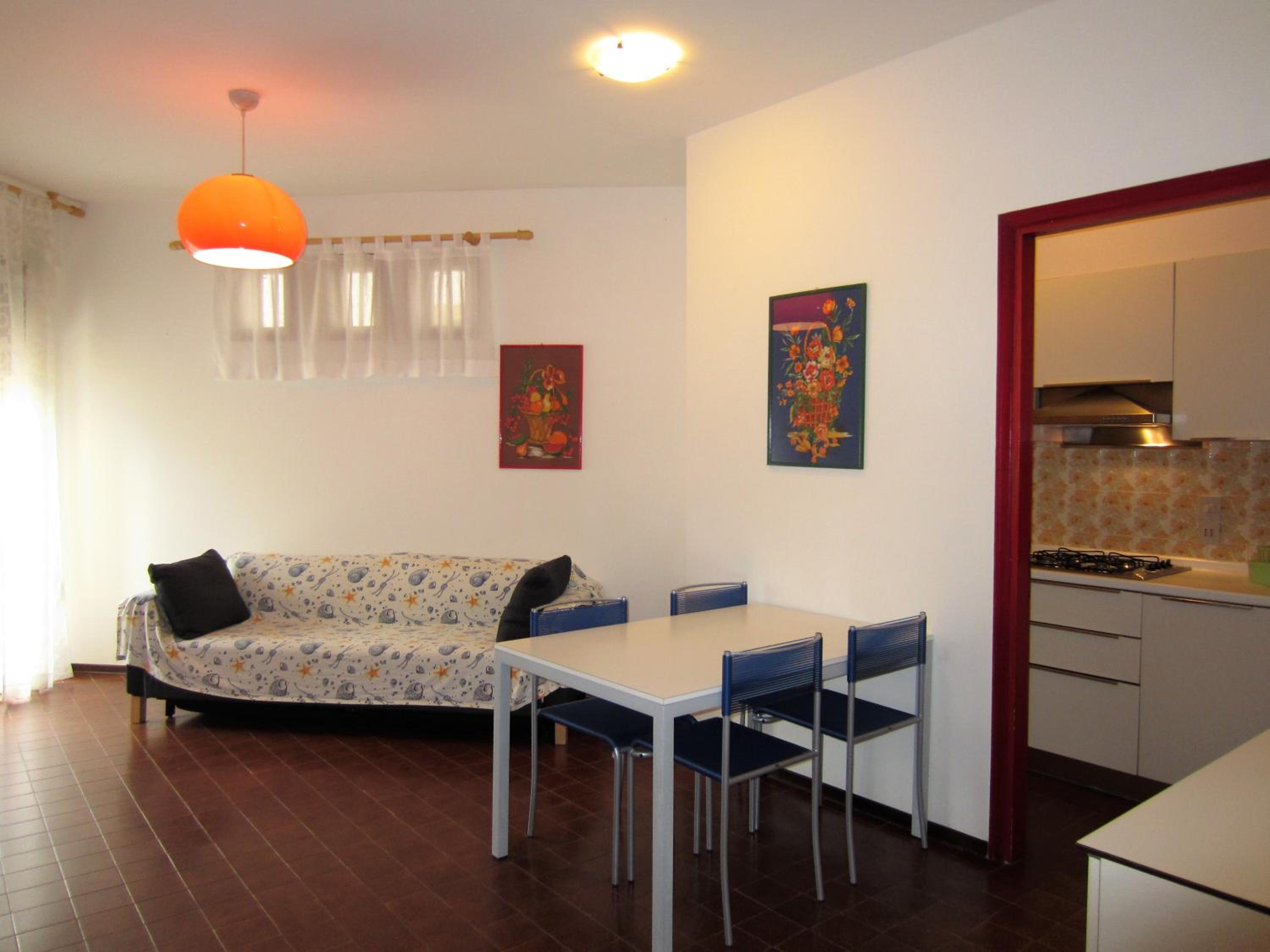 Economy One-Bedroom Apartment (4 Adults)