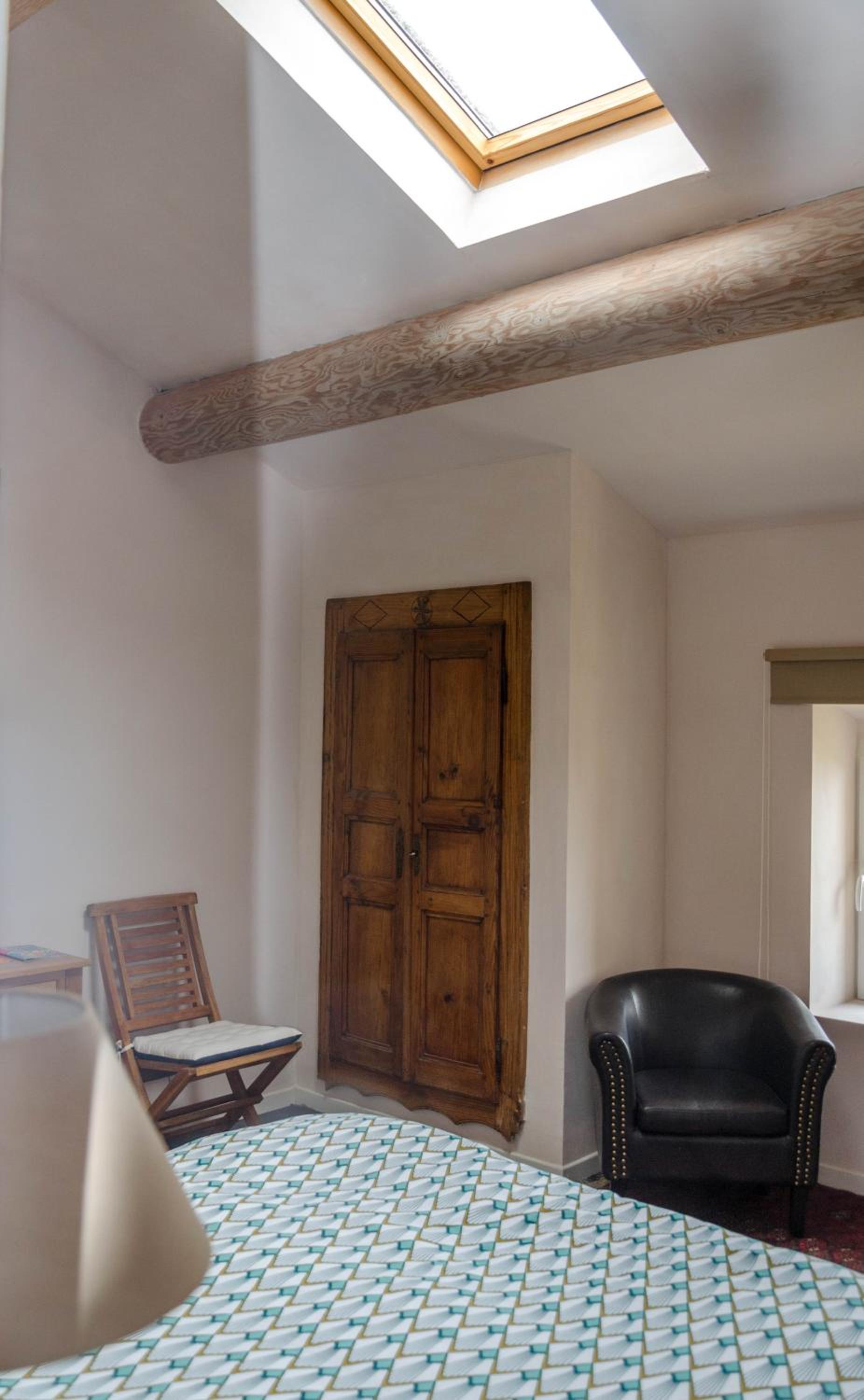 One-Bedroom Apartment - Photo 2