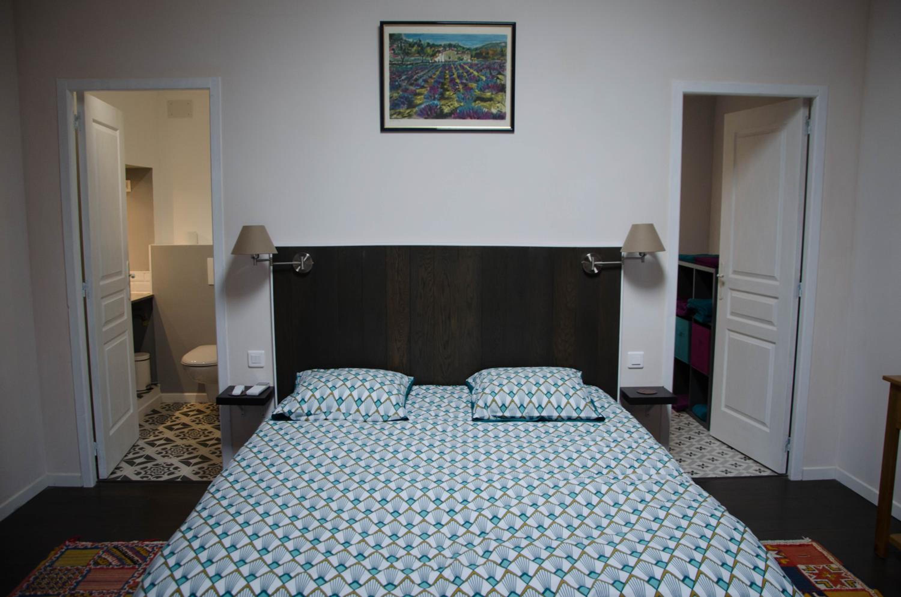 One-Bedroom Apartment - Photo 5