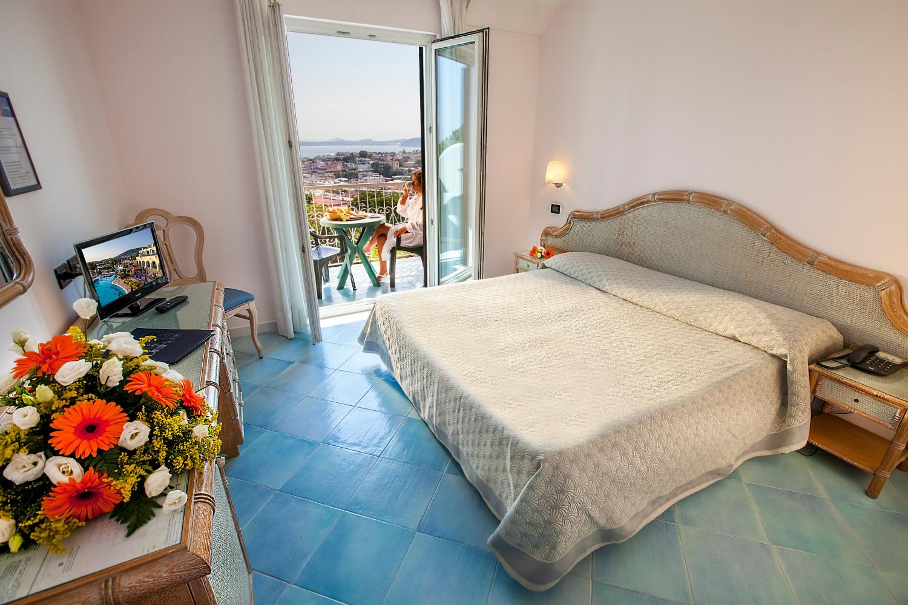 Double or Twin Room with Sea View