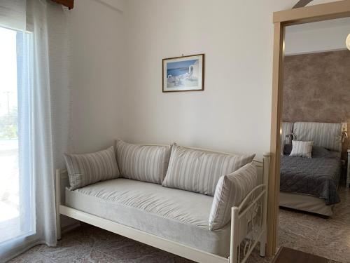 One-Bedroom Apartment - Photo 8