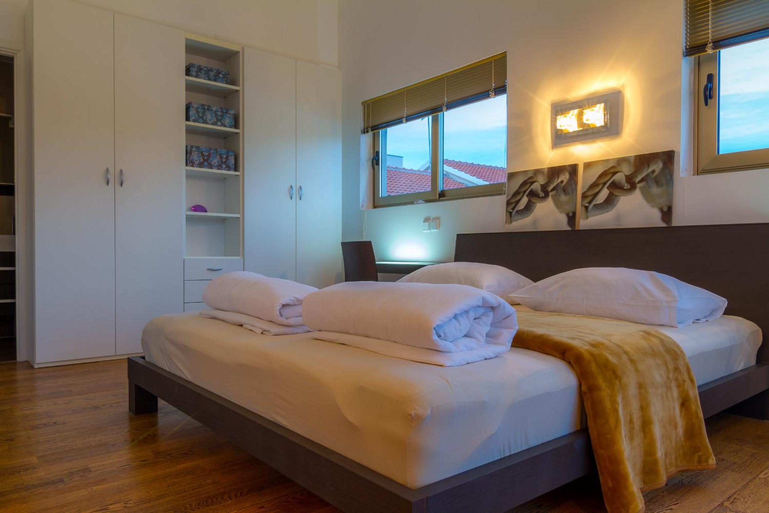 Penthouse Apartment with Balcony and Sea View - Photo 4