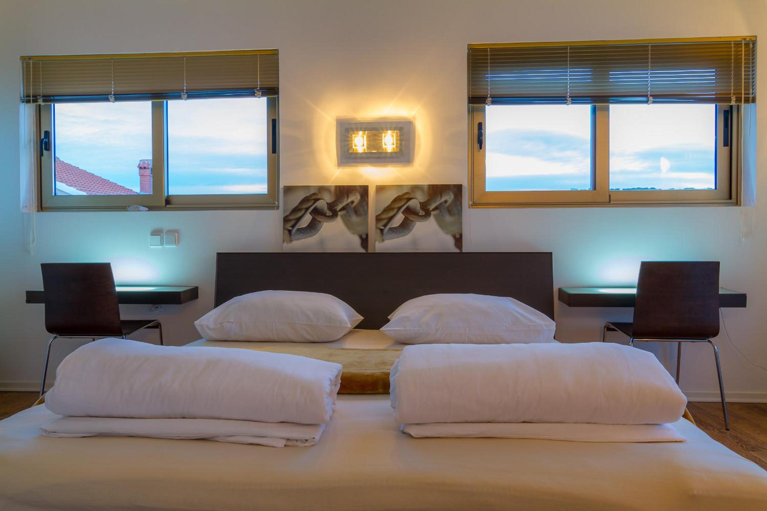 Penthouse Apartment with Balcony and Sea View - Photo 6