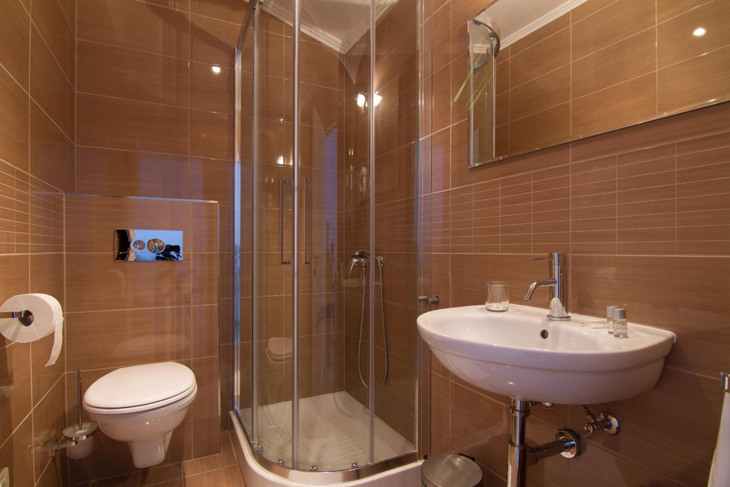 Double Room with Balcony and Sea View - Photo 6
