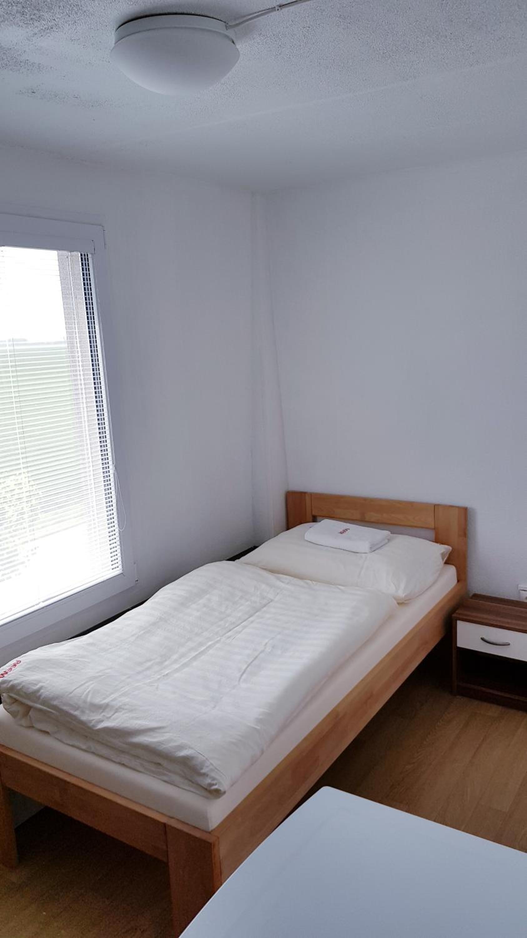Room 4: Single Room